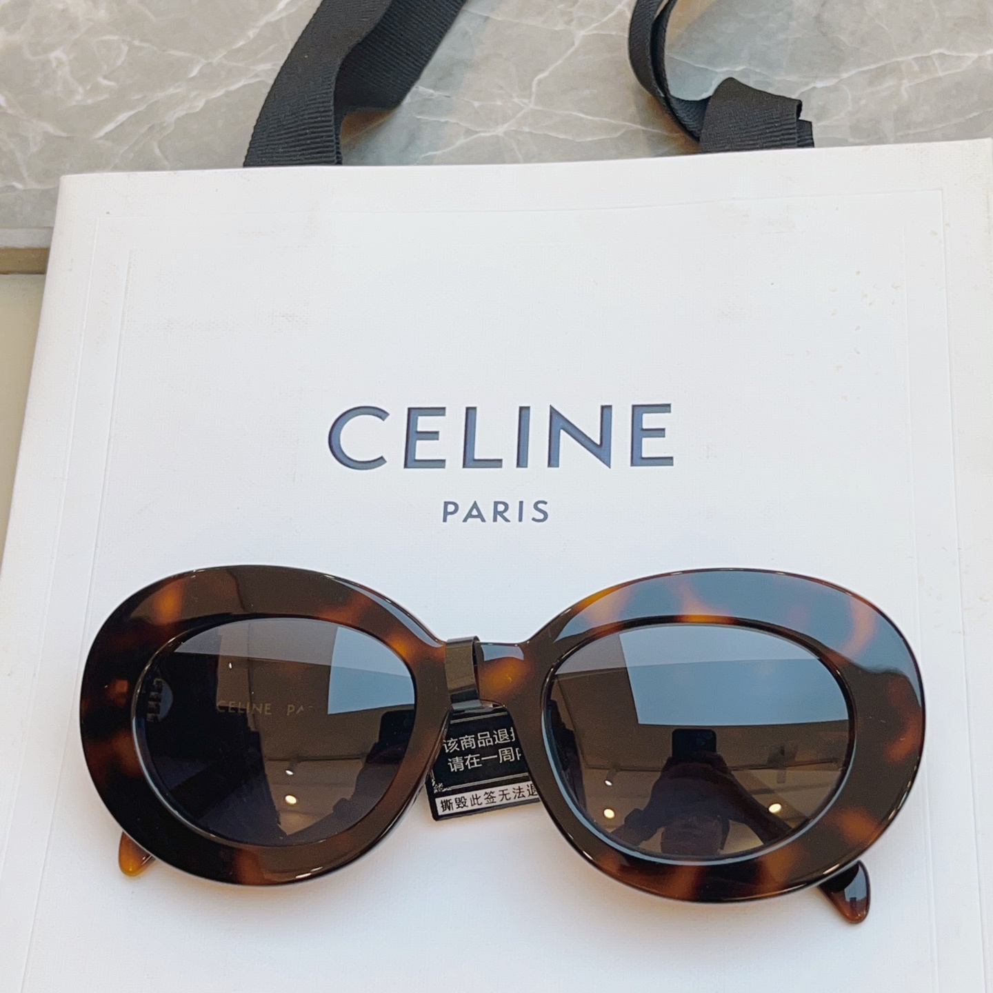 ，【CELIN*】赛*琳新款太阳镜🕶️ 高品质✨， MODEL:CL40312U，SIZE: 53口22