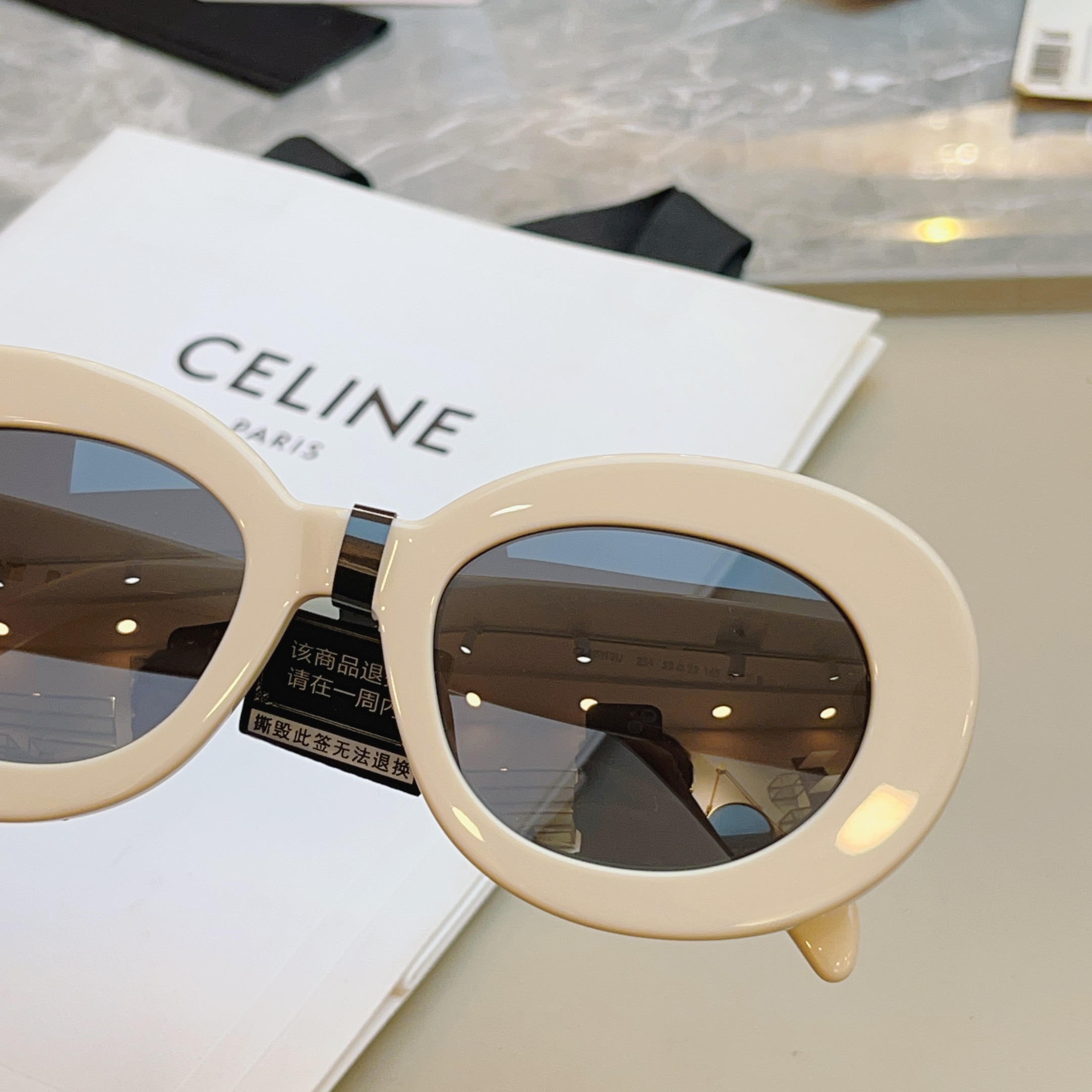 ，【CELIN*】赛*琳新款太阳镜🕶️ 高品质✨， MODEL:CL40312U，SIZE: 53口22