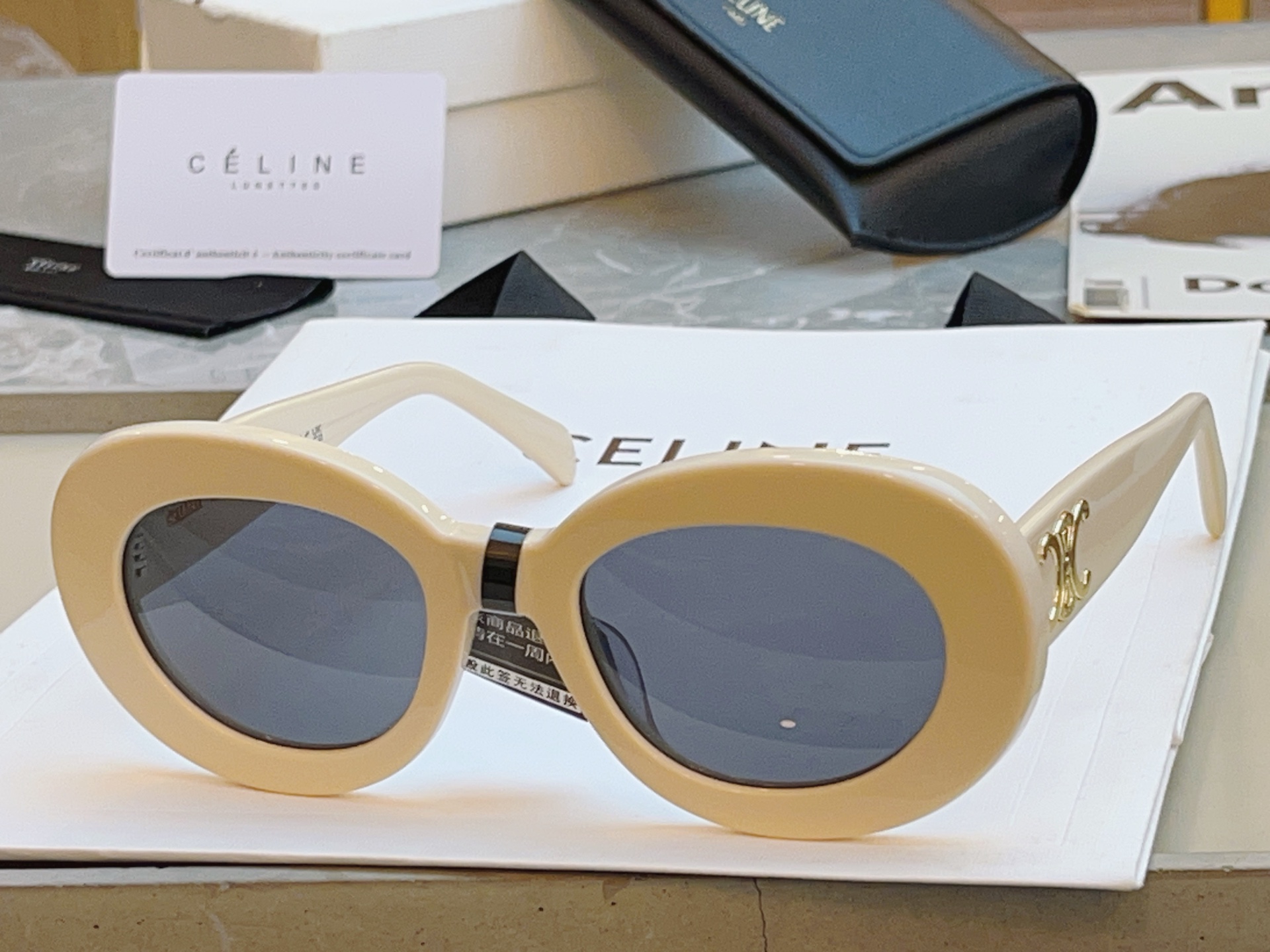 ，【CELIN*】赛*琳新款太阳镜🕶️ 高品质✨， MODEL:CL40312U，SIZE: 53口22