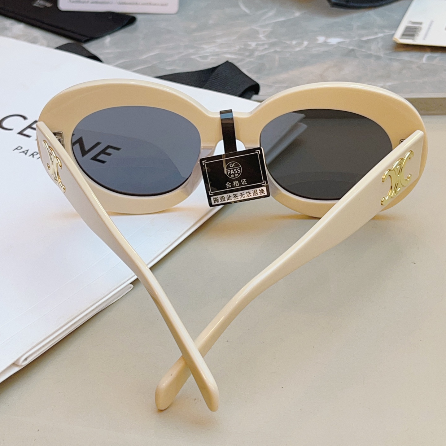 ，【CELIN*】赛*琳新款太阳镜🕶️ 高品质✨， MODEL:CL40312U，SIZE: 53口22