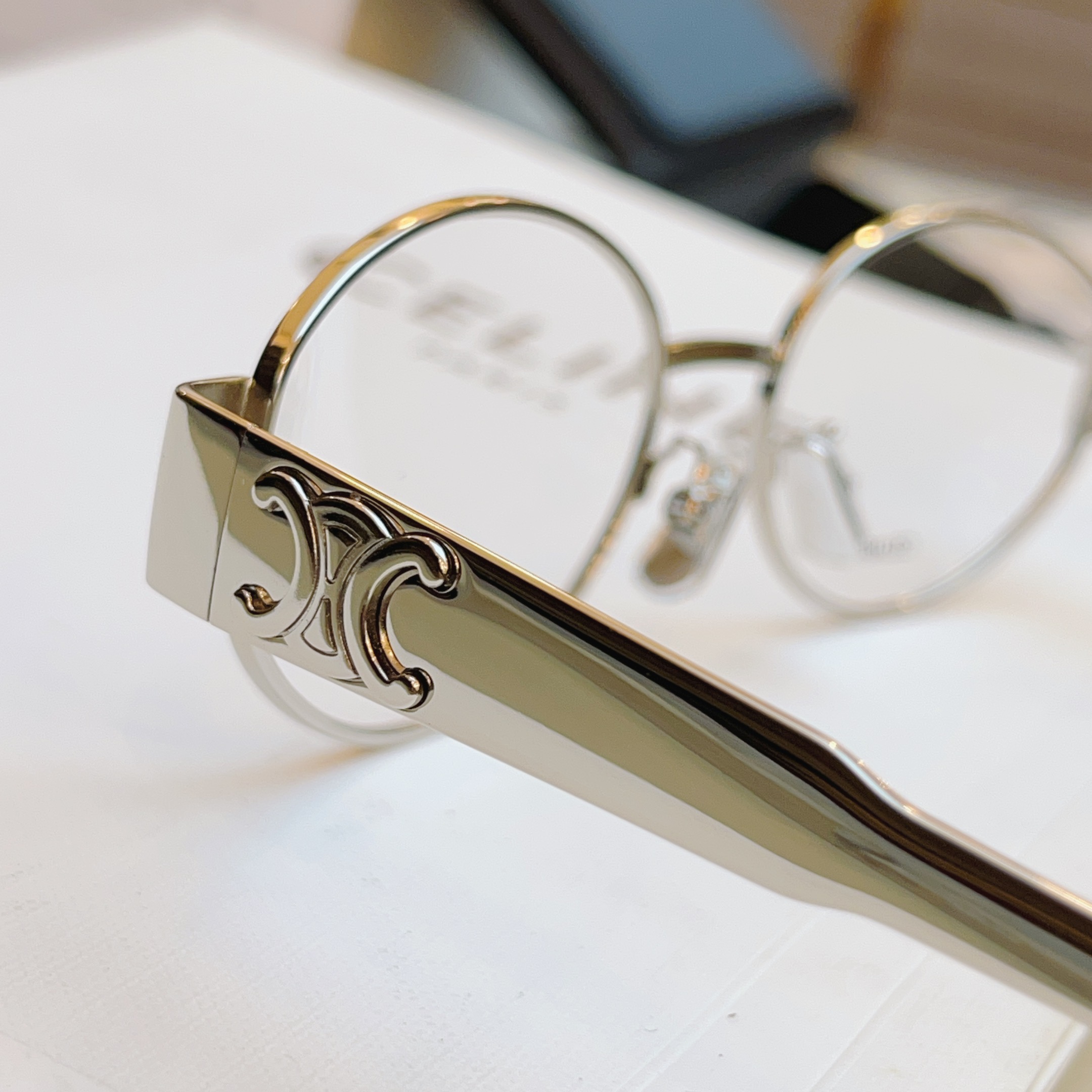 ，【CELIN*】赛*琳新款眼镜架👓 高品质✨， MODEL:CL50140U，SIZE: 53口17-