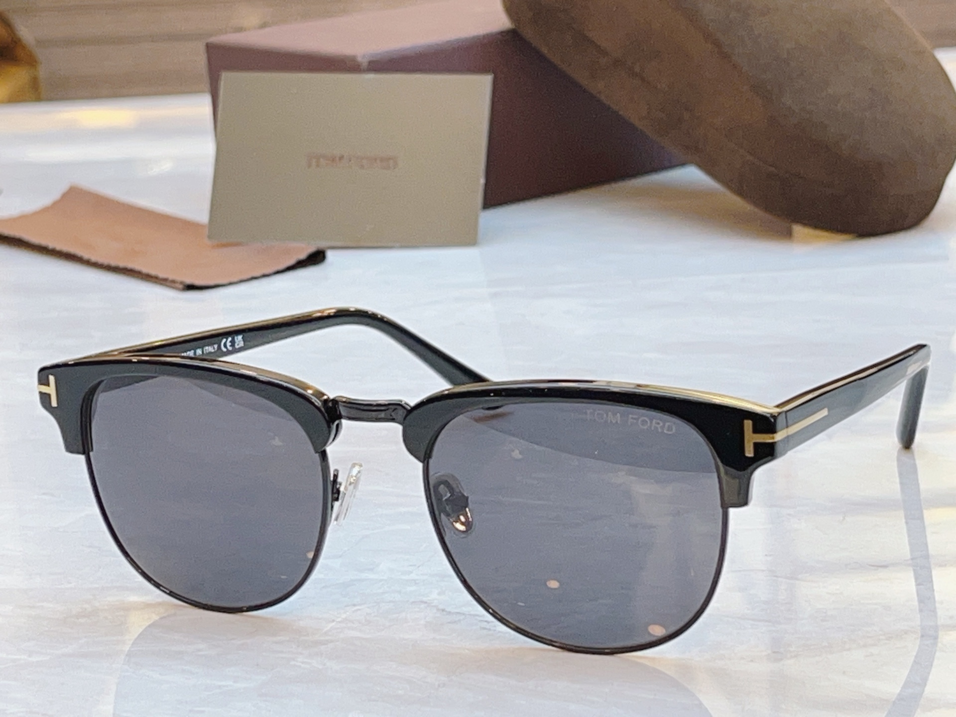 ，【TOM FOR*】汤姆*福特新款太阳镜，MODEL：FT0248，SIZE：51口20-145