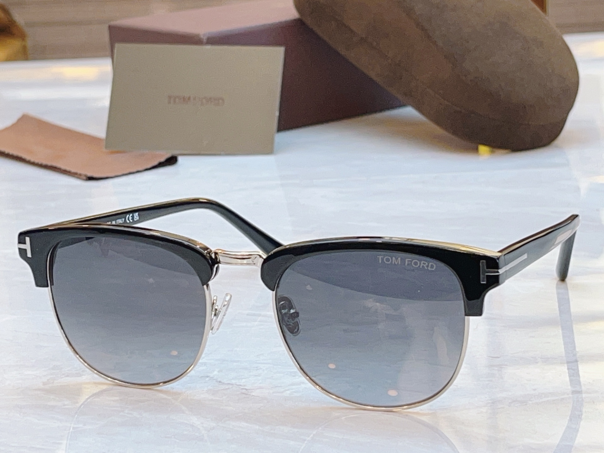 ，【TOM FOR*】汤姆*福特新款太阳镜，MODEL：FT0248，SIZE：51口20-145