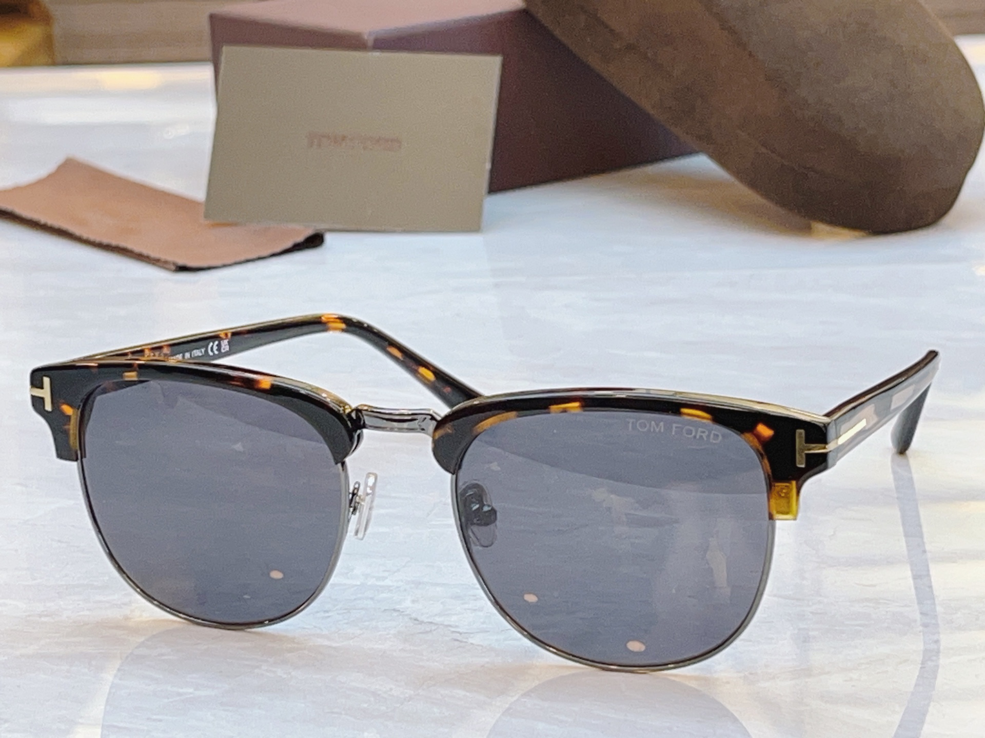 ，【TOM FOR*】汤姆*福特新款太阳镜，MODEL：FT0248，SIZE：51口20-145