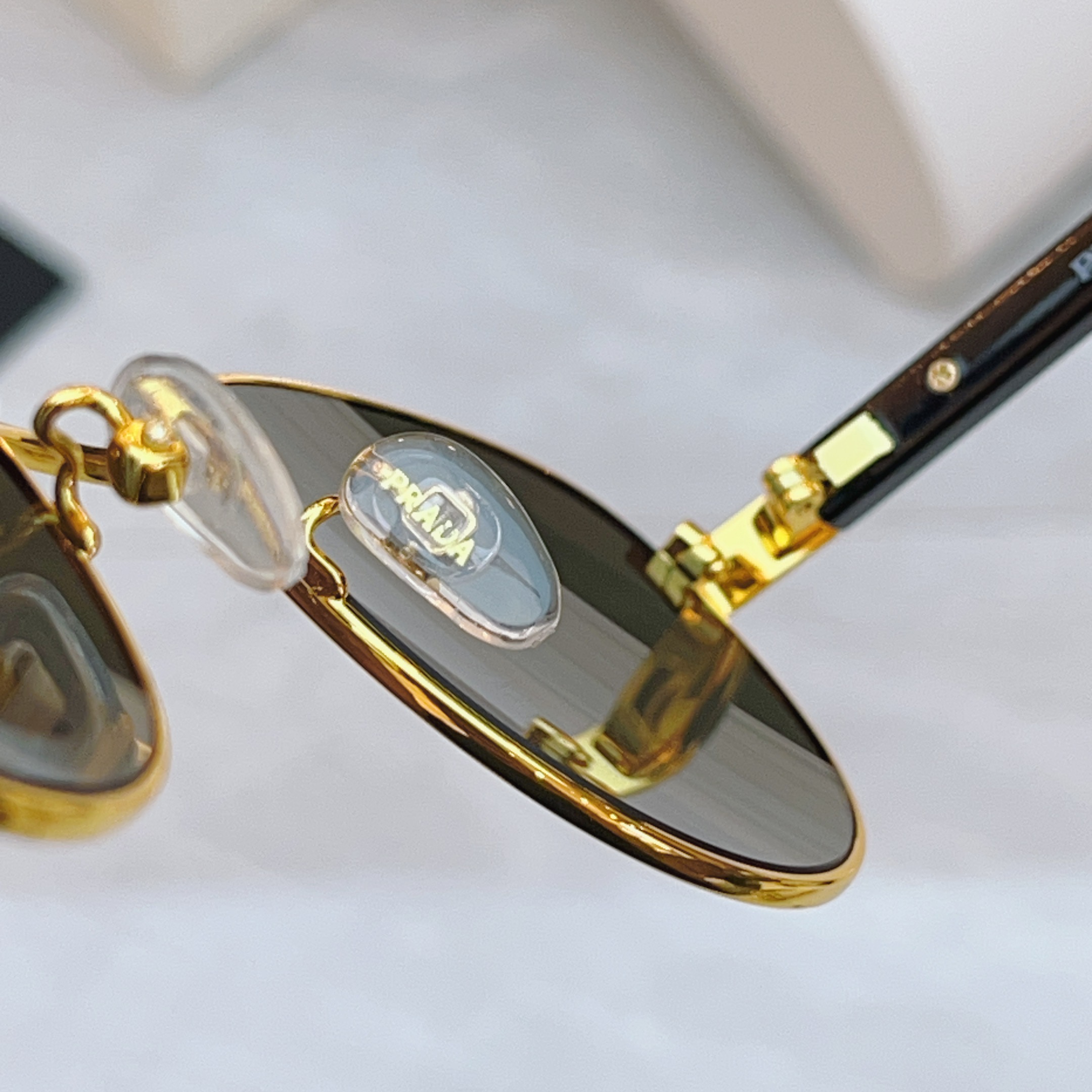 ，【PRAD*】普拉*达新款太阳镜，MODEL：PR B52S，SIZE：54口23-145