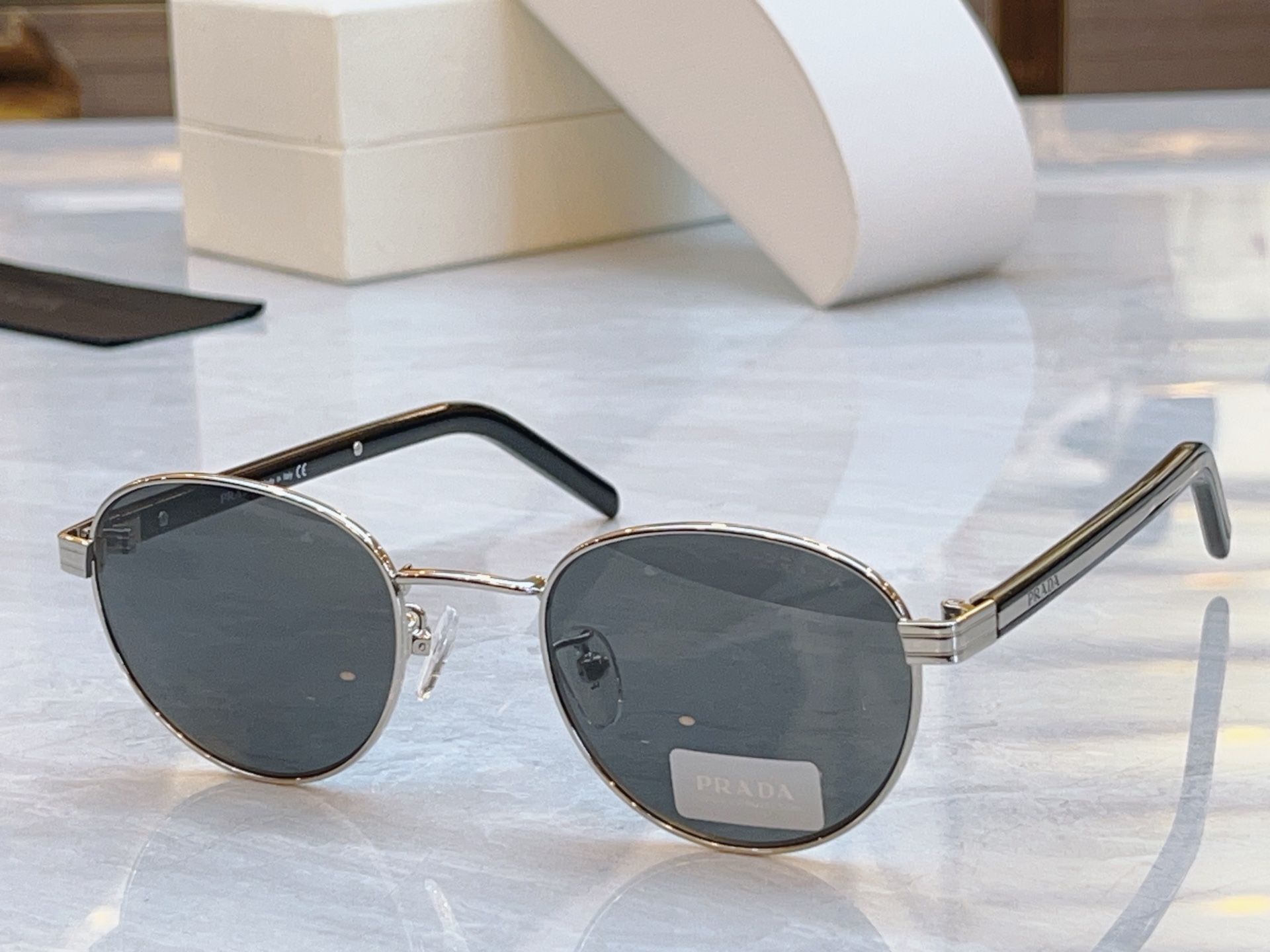 ，【PRAD*】普拉*达新款太阳镜，MODEL：PR B52S，SIZE：54口23-145