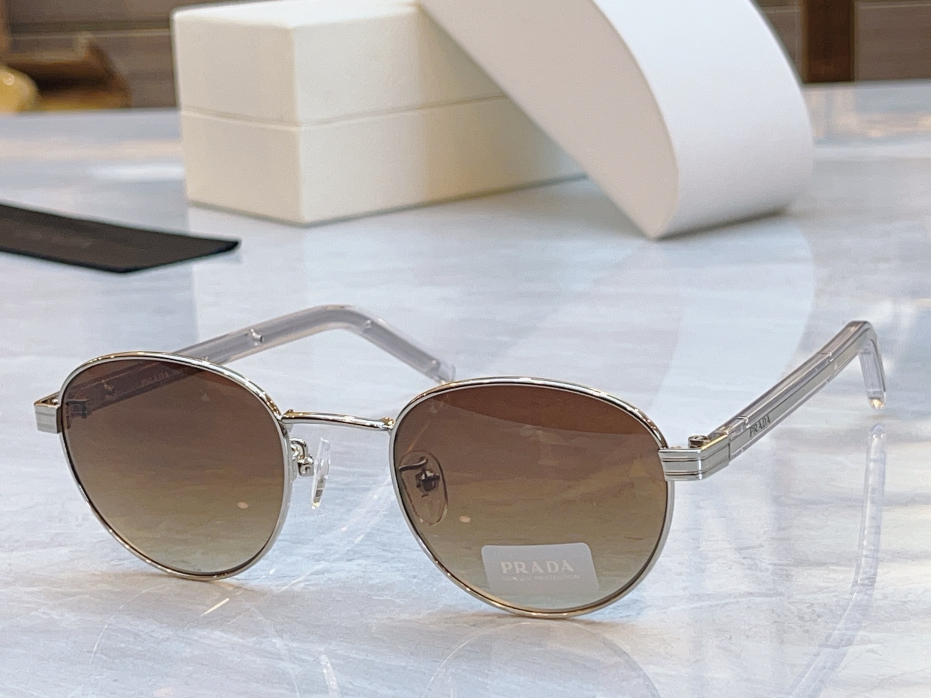 ，【PRAD*】普拉*达新款太阳镜，MODEL：PR B52S，SIZE：54口23-145