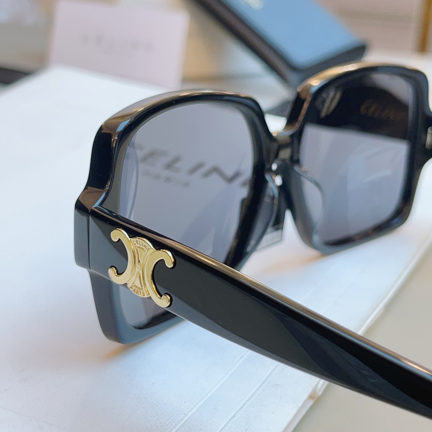 ，【CELIN*】赛*琳新款太阳镜🕶️ 高品质✨， MODEL:CL40316U，SIZE: 60口15