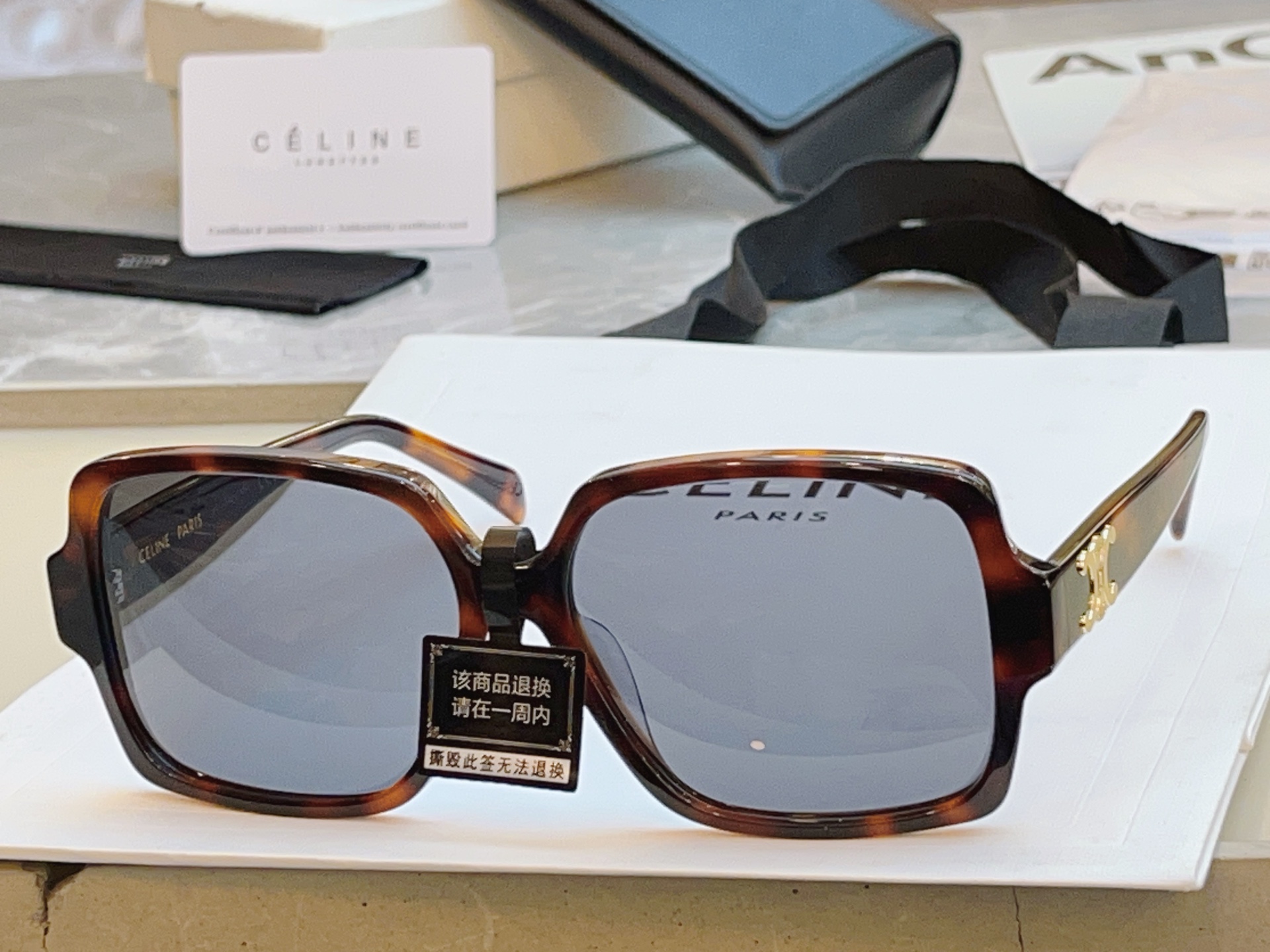 ，【CELIN*】赛*琳新款太阳镜🕶️ 高品质✨， MODEL:CL40316U，SIZE: 60口15