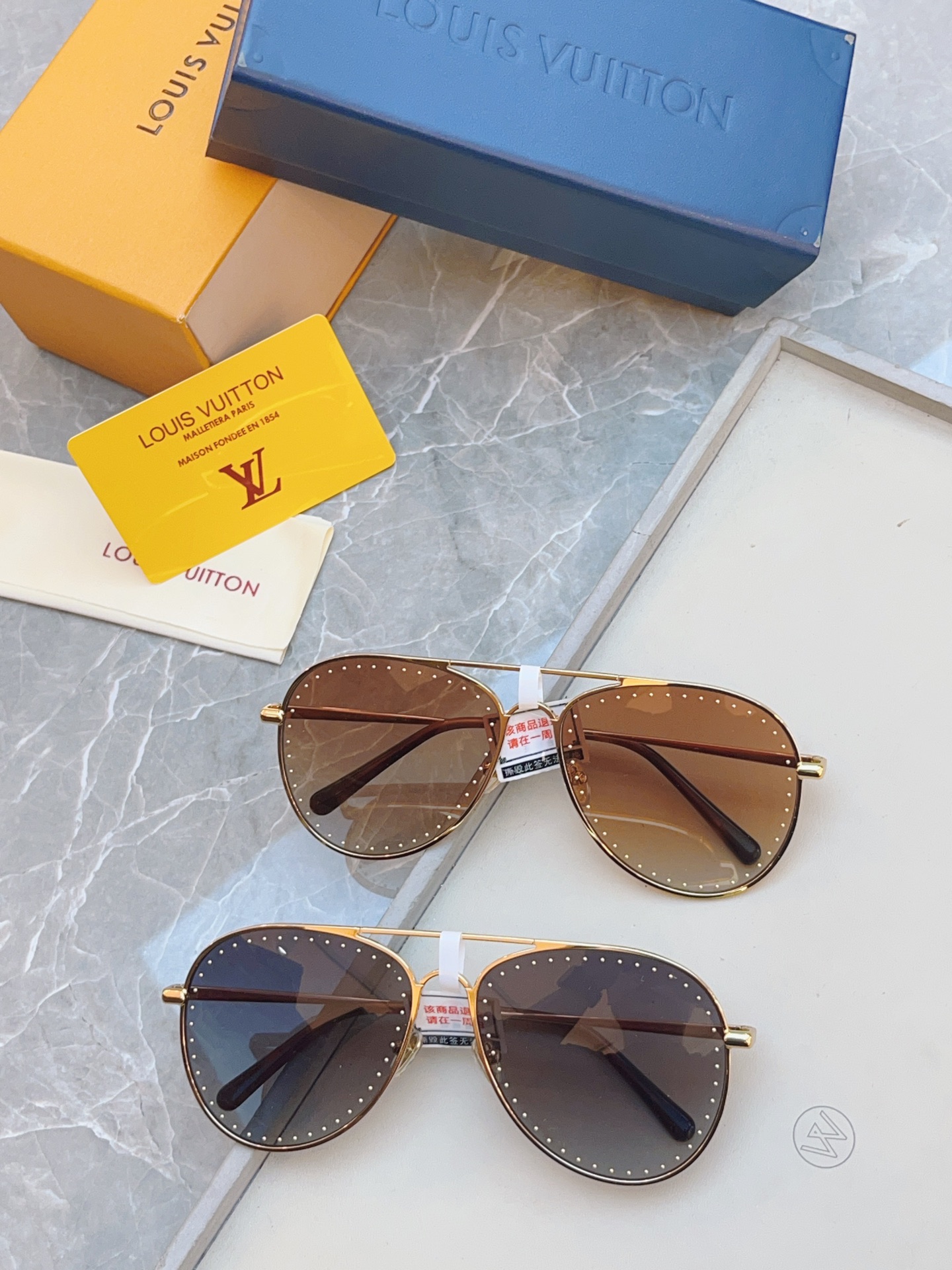 ，【LOUIS VUITTO*】路易*威登新款太阳镜🕶️ 高品质✨，MODEL：Z1506、Z1507U
