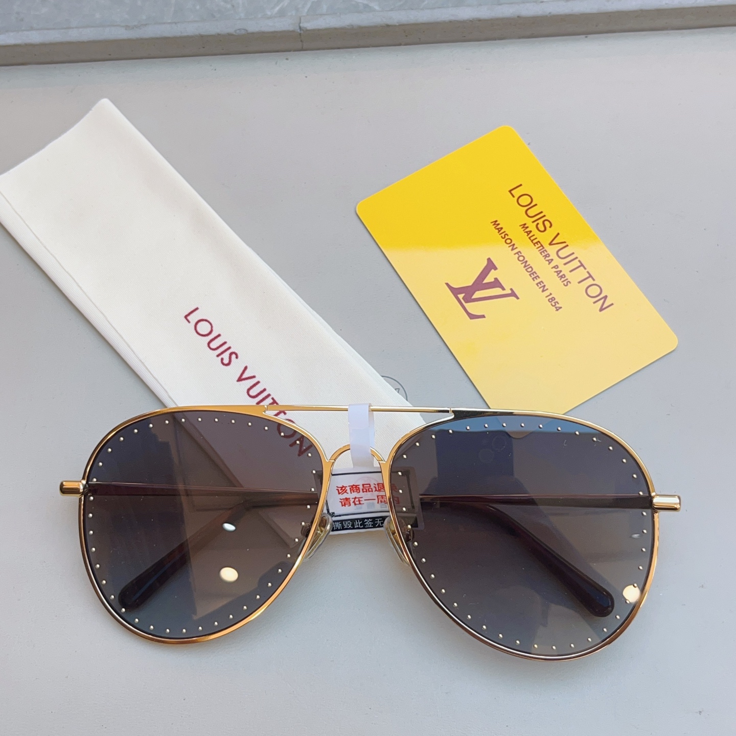，【LOUIS VUITTO*】路易*威登新款太阳镜🕶️ 高品质✨，MODEL：Z1506、Z1507U