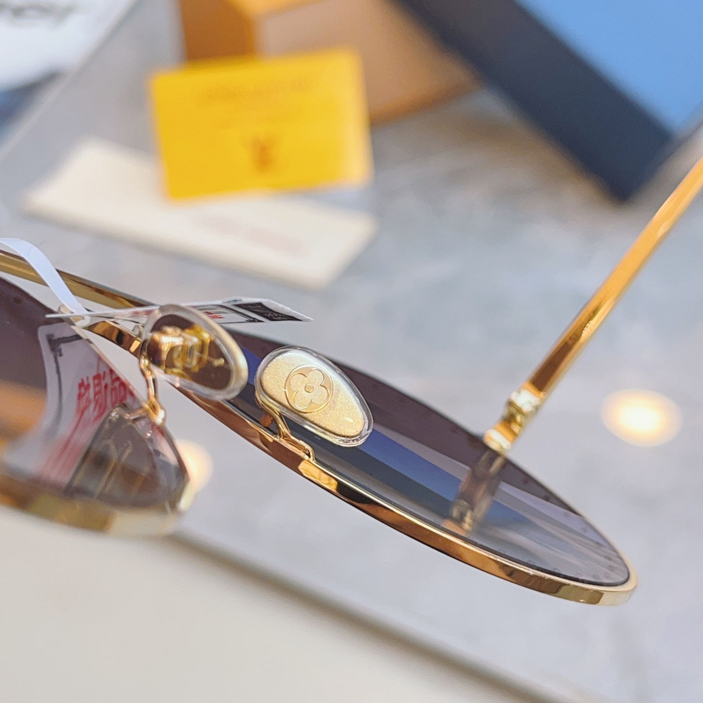 ，【LOUIS VUITTO*】路易*威登新款太阳镜🕶️ 高品质✨，MODEL：Z1506、Z1507U