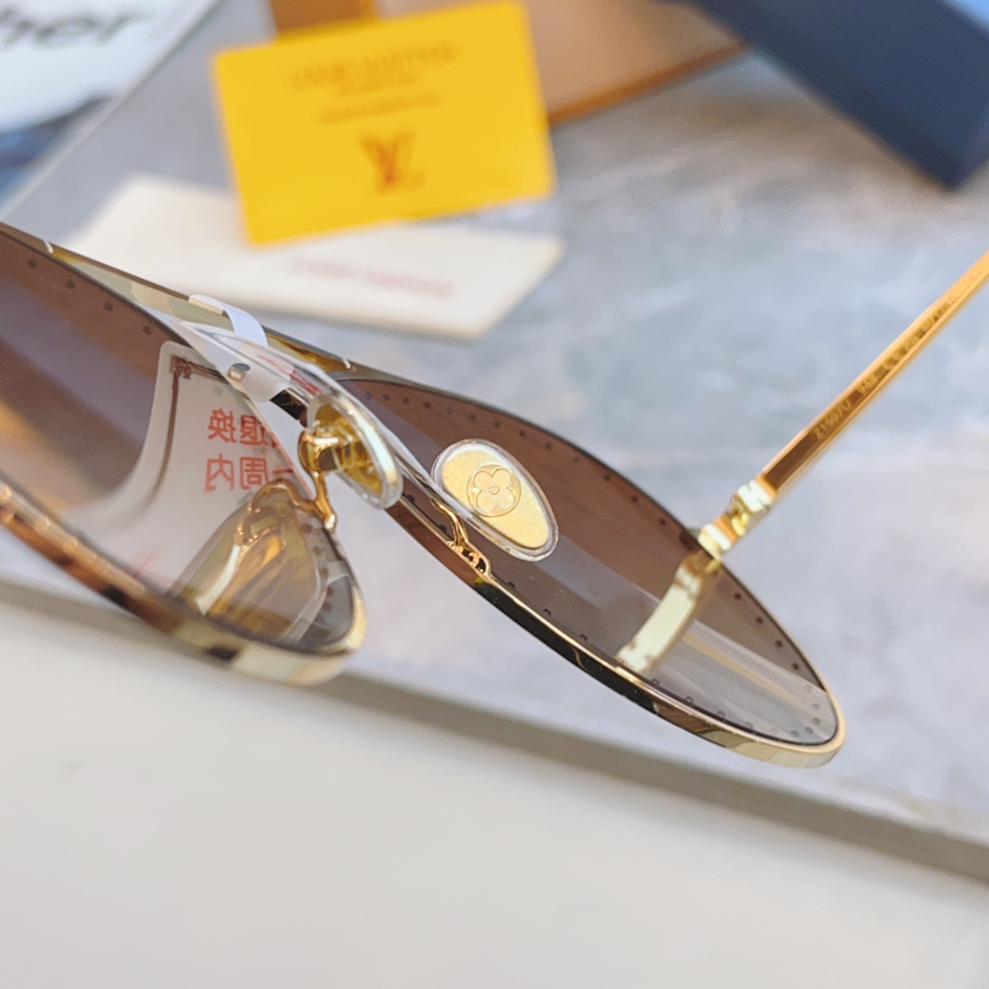 ，【LOUIS VUITTO*】路易*威登新款太阳镜🕶️ 高品质✨，MODEL：Z1506、Z1507U