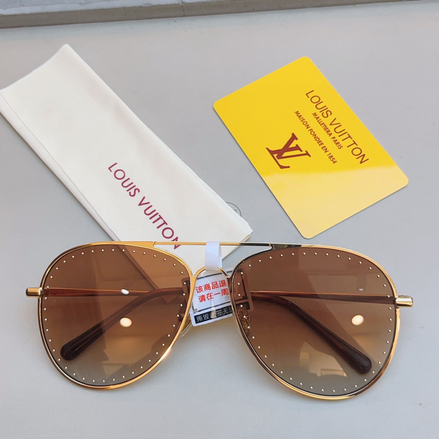 ，【LOUIS VUITTO*】路易*威登新款太阳镜🕶️ 高品质✨，MODEL：Z1506、Z1507U