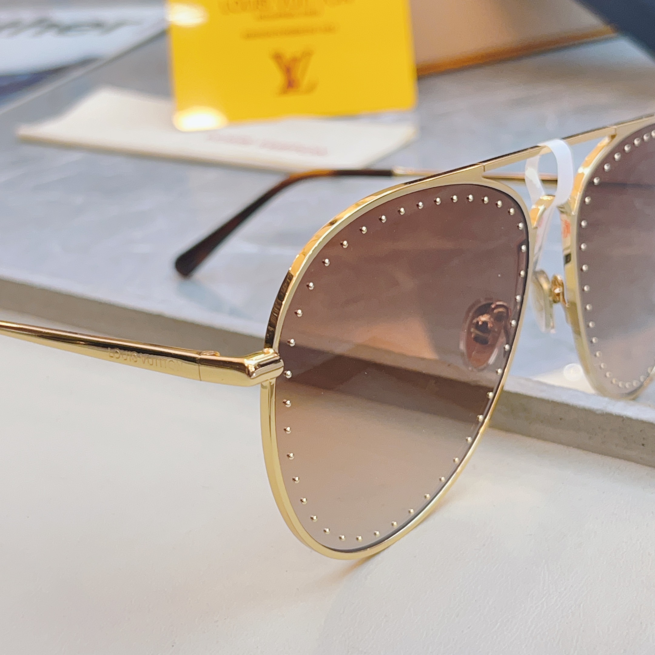 ，【LOUIS VUITTO*】路易*威登新款太阳镜🕶️ 高品质✨，MODEL：Z1506、Z1507U