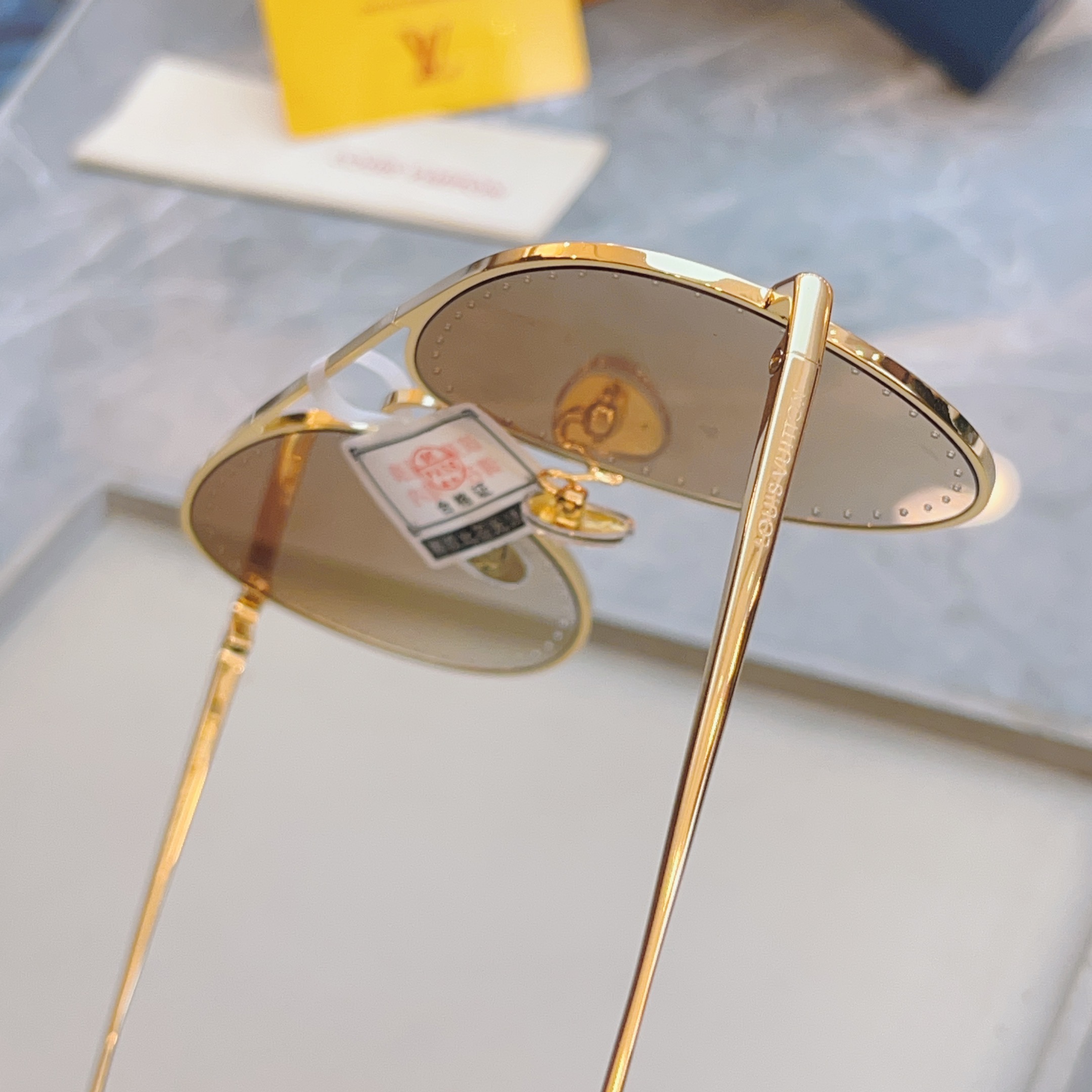 ，【LOUIS VUITTO*】路易*威登新款太阳镜🕶️ 高品质✨，MODEL：Z1506、Z1507U