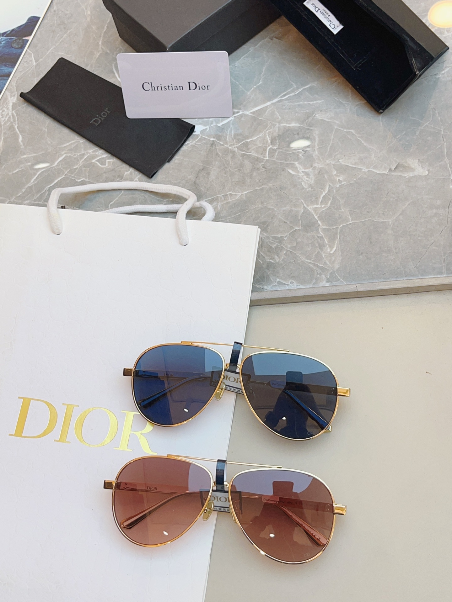 ，【DIO* 】迪*奥新款太阳镜🕶️，高版本 18K金电镀✨MODEL：DiorCannage A1U，