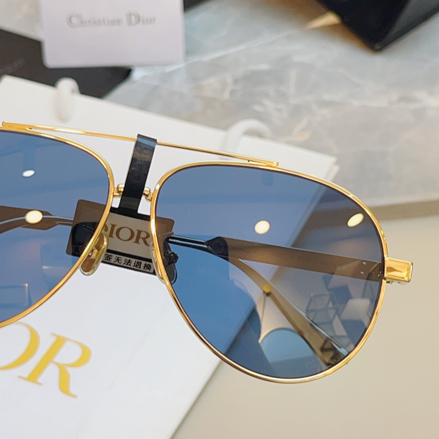 ，【DIO* 】迪*奥新款太阳镜🕶️，高版本 18K金电镀✨MODEL：DiorCannage A1U，