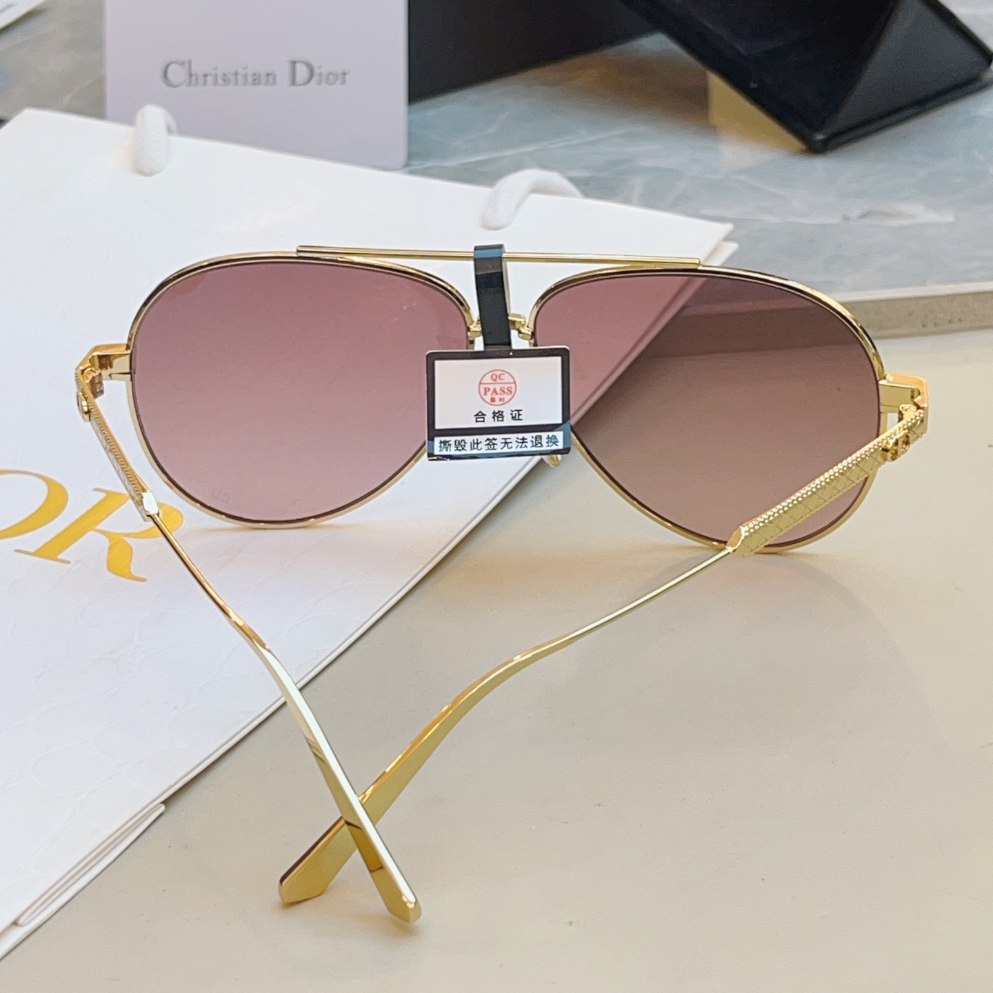 ，【DIO* 】迪*奥新款太阳镜🕶️，高版本 18K金电镀✨MODEL：DiorCannage A1U，