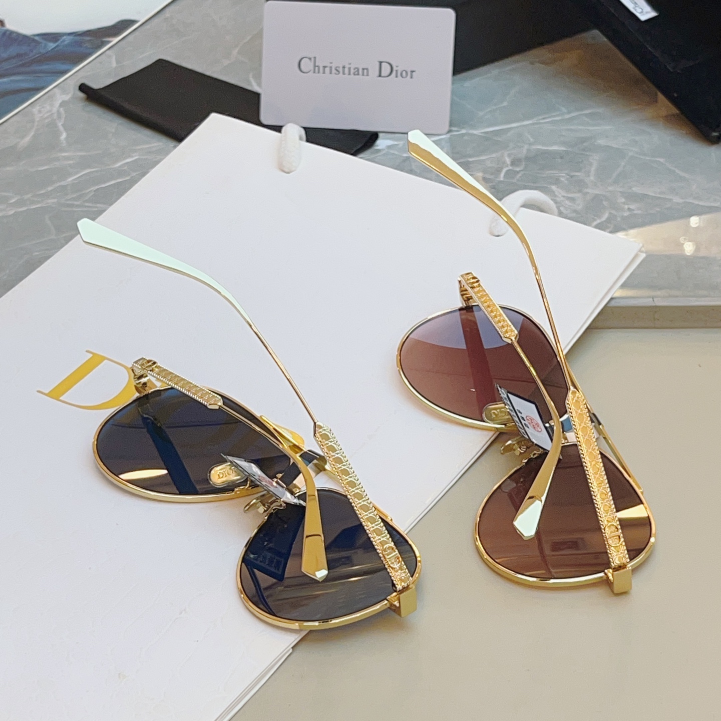 ，【DIO* 】迪*奥新款太阳镜🕶️，高版本 18K金电镀✨MODEL：DiorCannage A1U，