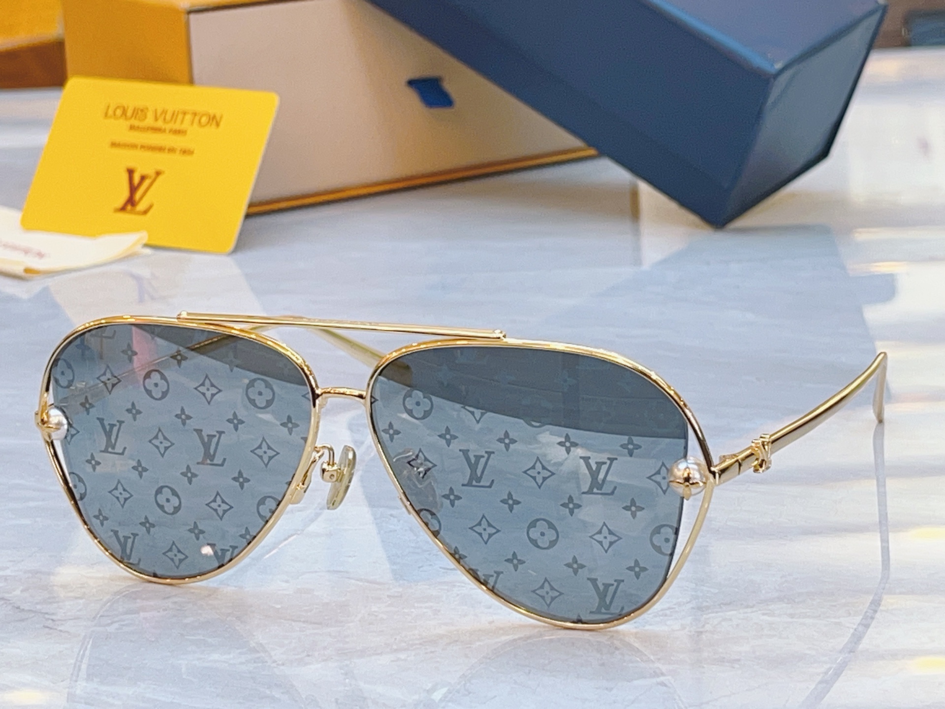 ，【LOUIS VUITTO*】路易*威登新款太阳镜，MODEL：Z2995U，SIZE：59口11-1