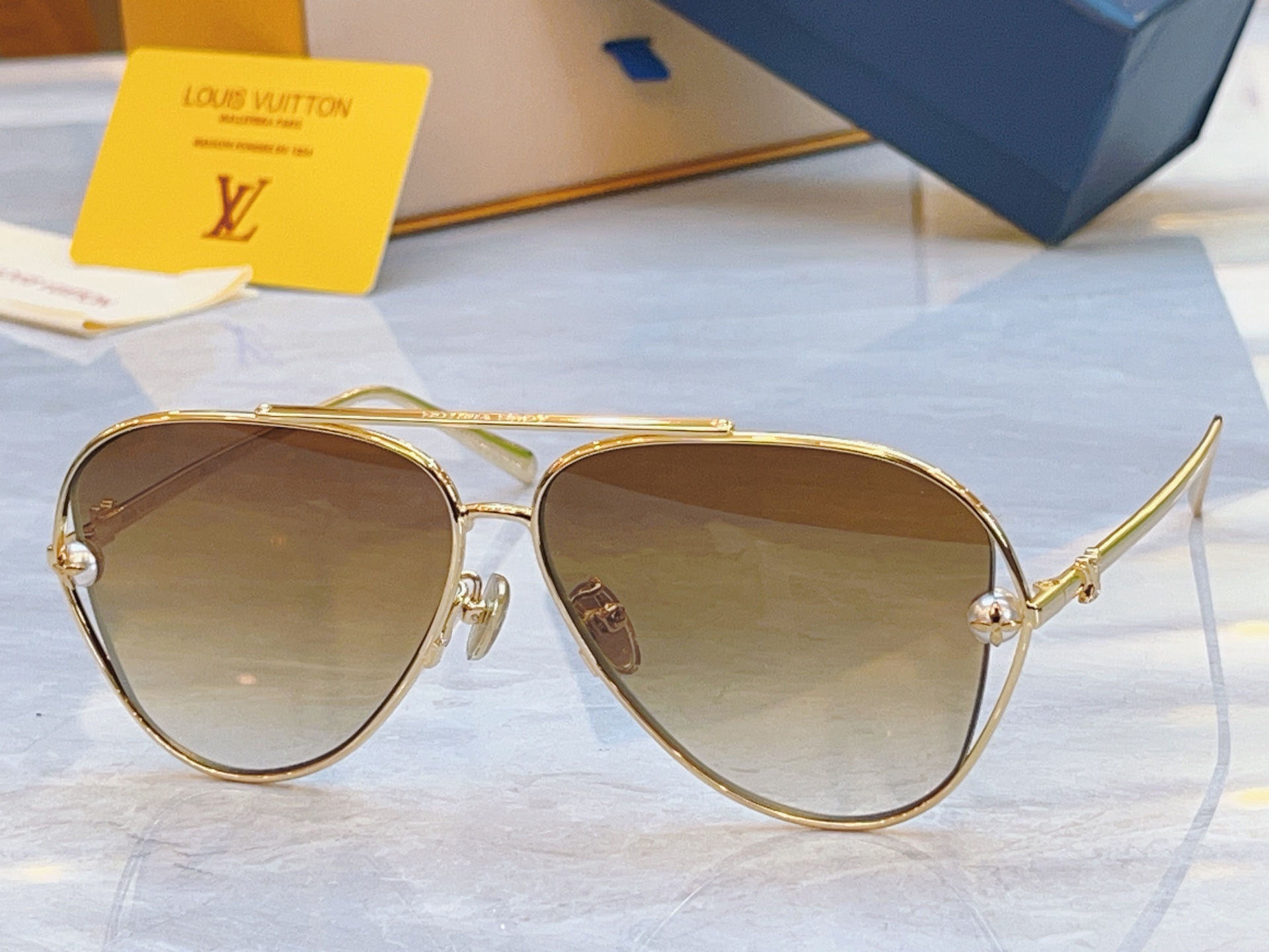 ，【LOUIS VUITTO*】路易*威登新款太阳镜，MODEL：Z2995U，SIZE：59口11-1