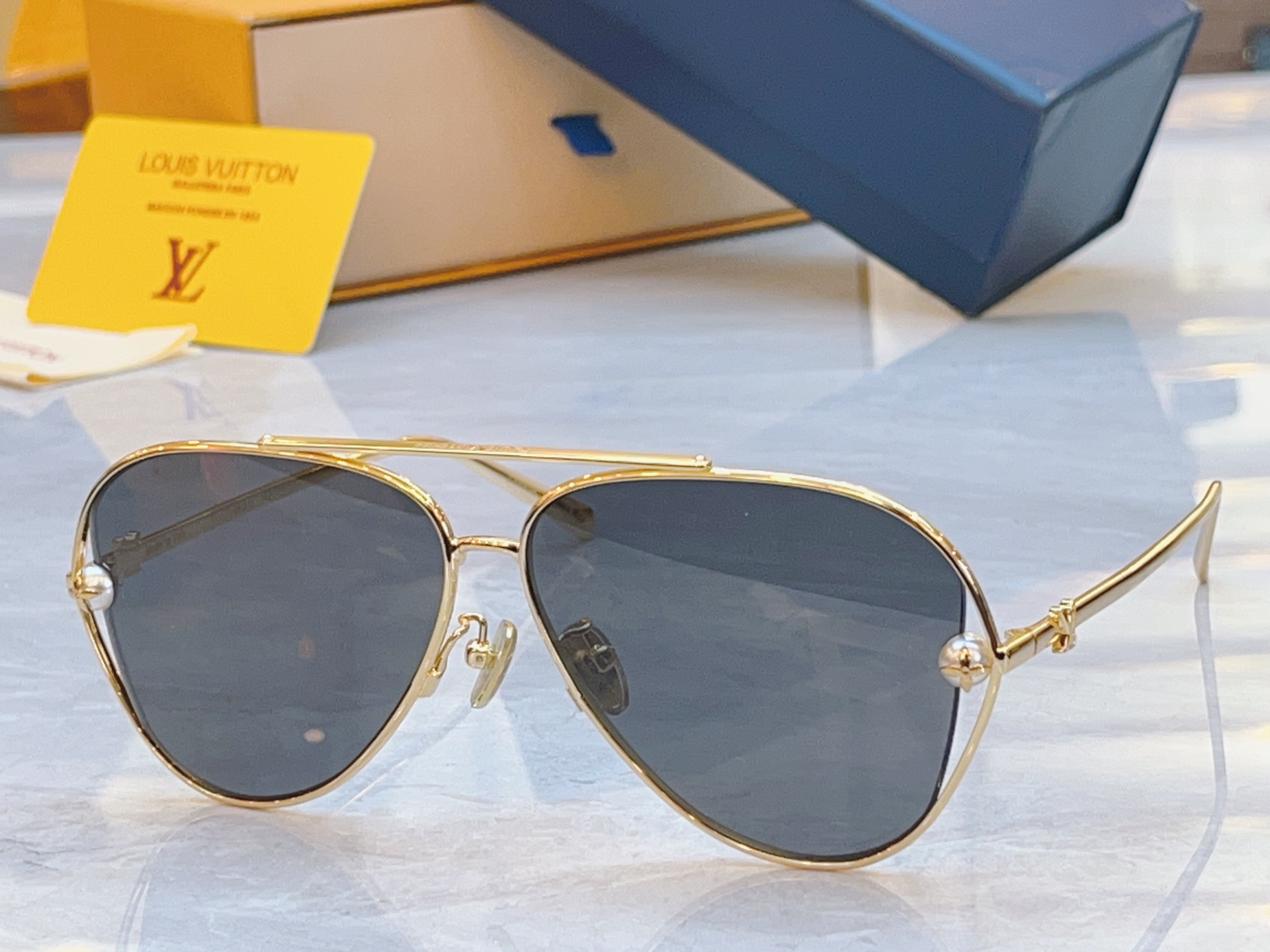 ，【LOUIS VUITTO*】路易*威登新款太阳镜，MODEL：Z2995U，SIZE：59口11-1