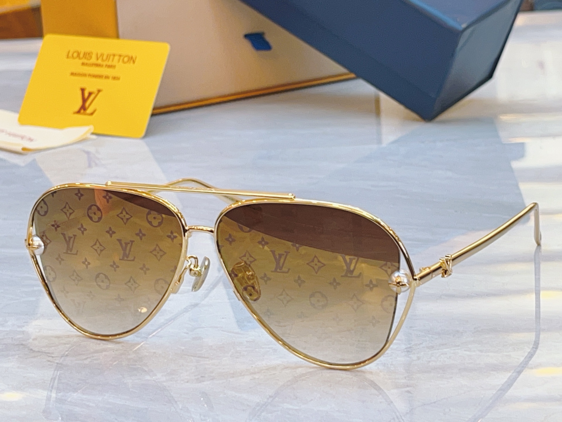 ，【LOUIS VUITTO*】路易*威登新款太阳镜，MODEL：Z2995U，SIZE：59口11-1