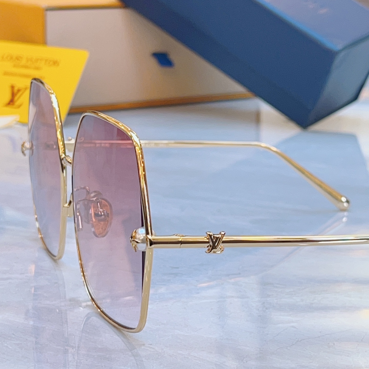 ，【LOUIS VUITTO*】路易*威登新款太阳镜，MODEL：Z2994U，SIZE：62口16-1