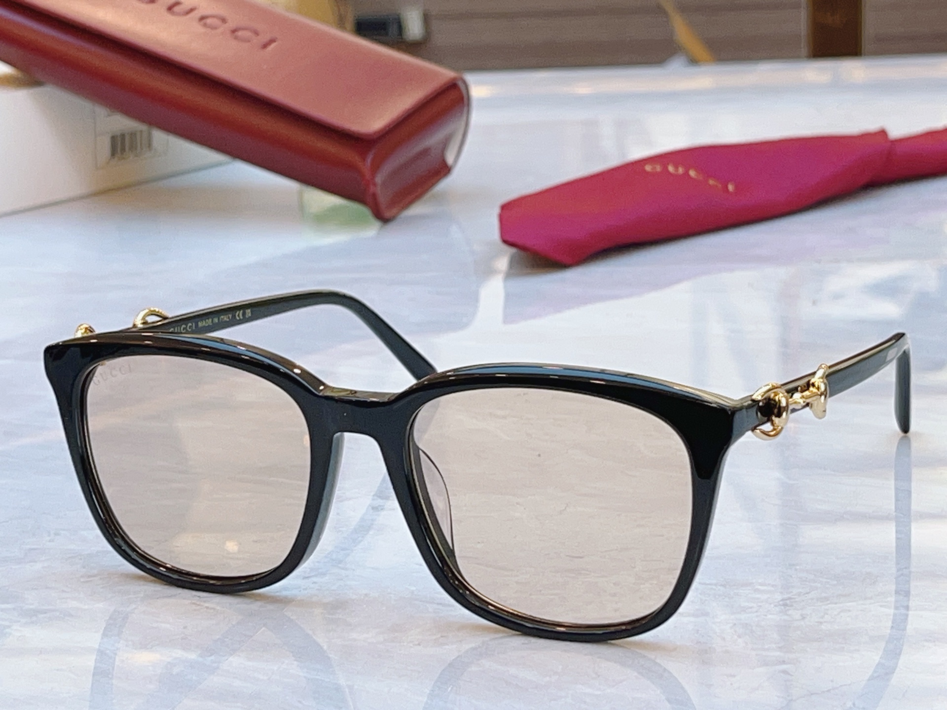 ，【GUCC*】古*驰新款太阳镜，MODEL：GG2057SK，SIZE：56口19-145