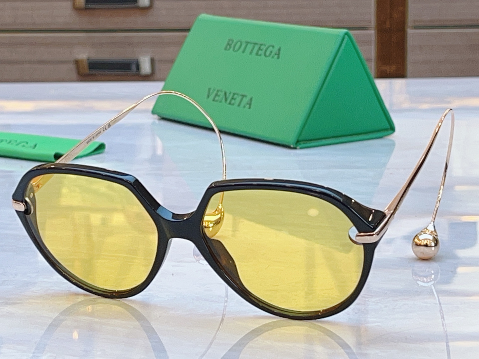 ，【BOTTEGA VENET*】宝缇*嘉新款太阳镜，MODEL：BV1436S，SIZE：63口18-