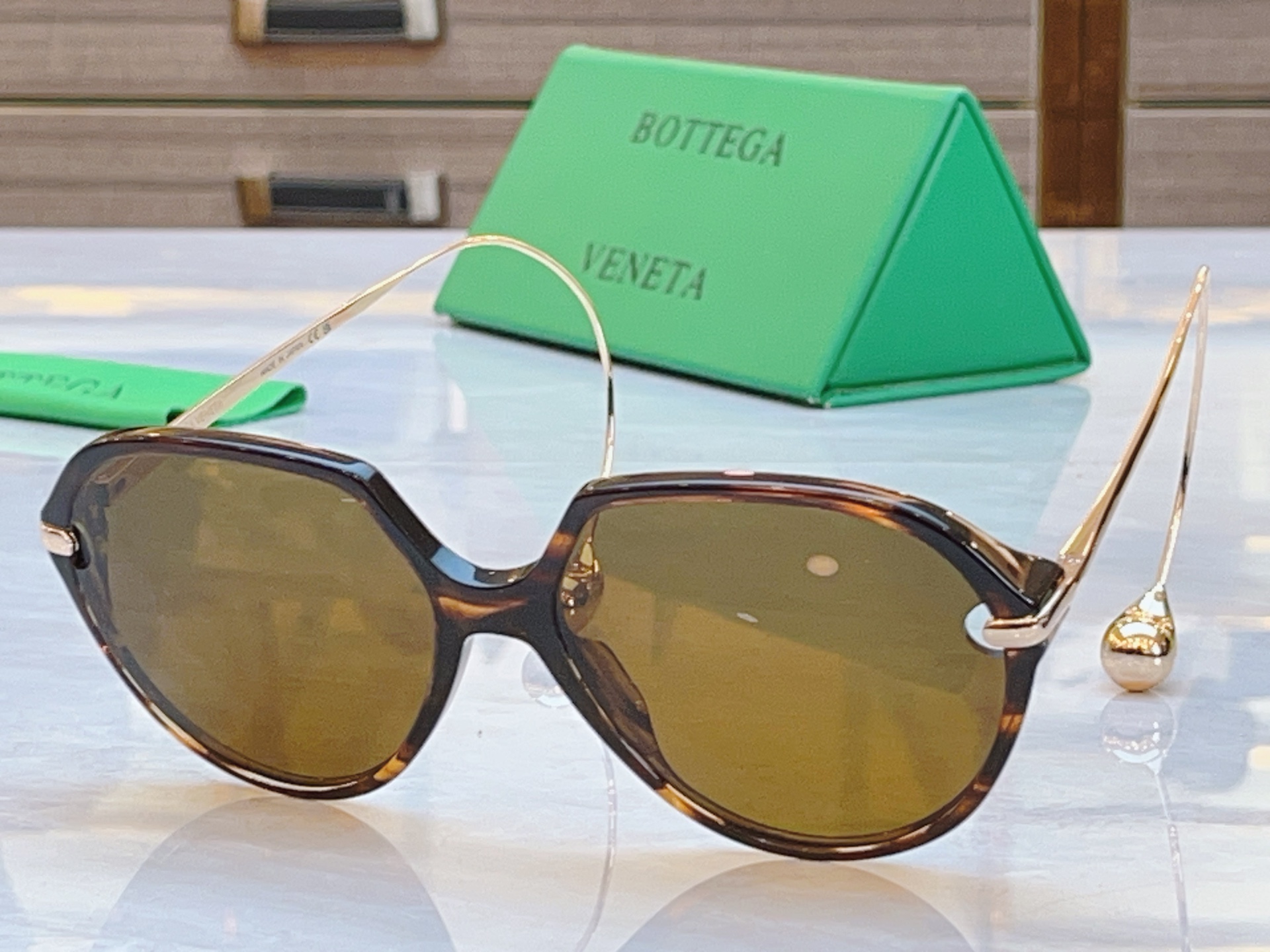 ，【BOTTEGA VENET*】宝缇*嘉新款太阳镜，MODEL：BV1436S，SIZE：63口18-