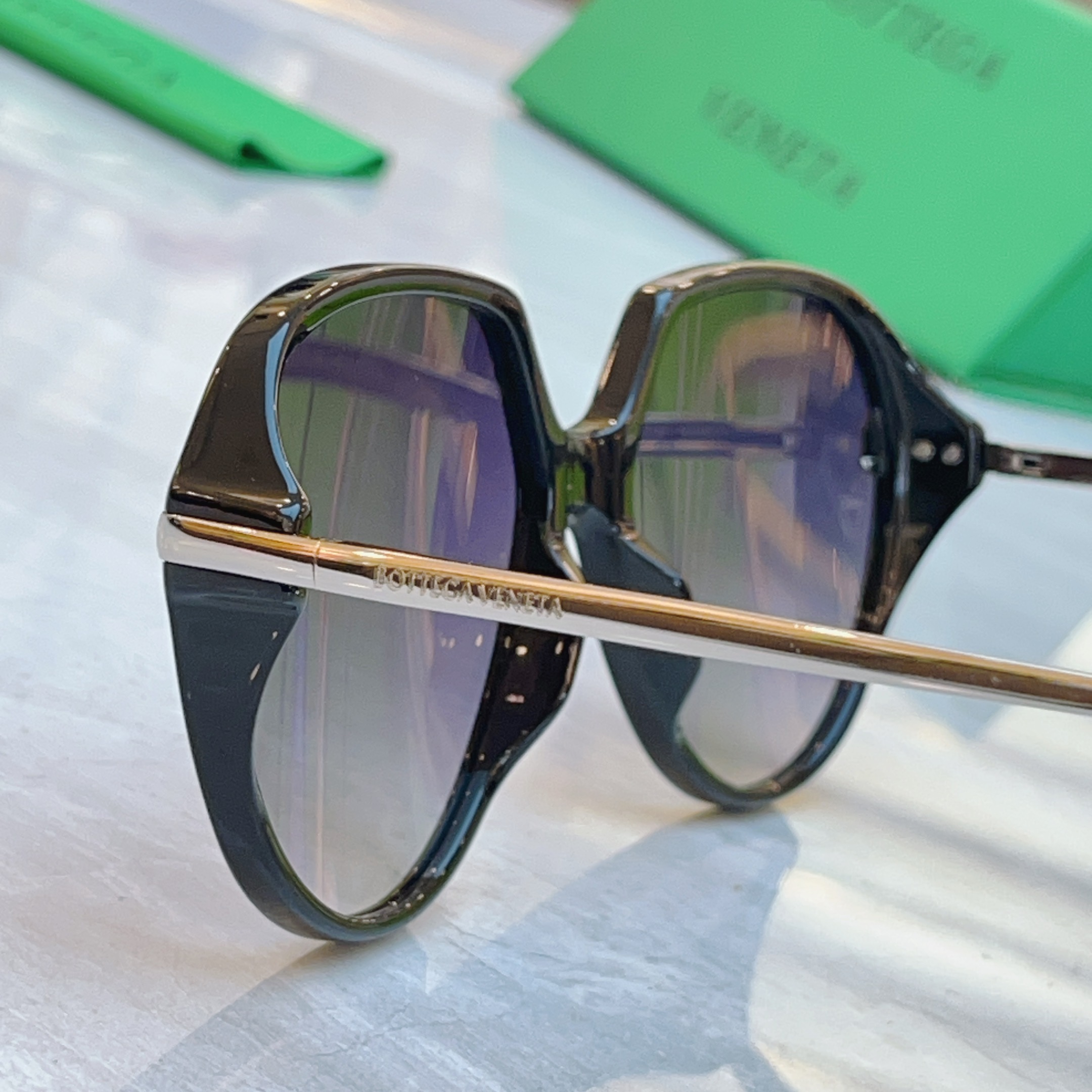 ，【BOTTEGA VENET*】宝缇*嘉新款太阳镜，MODEL：BV1436S，SIZE：63口18-