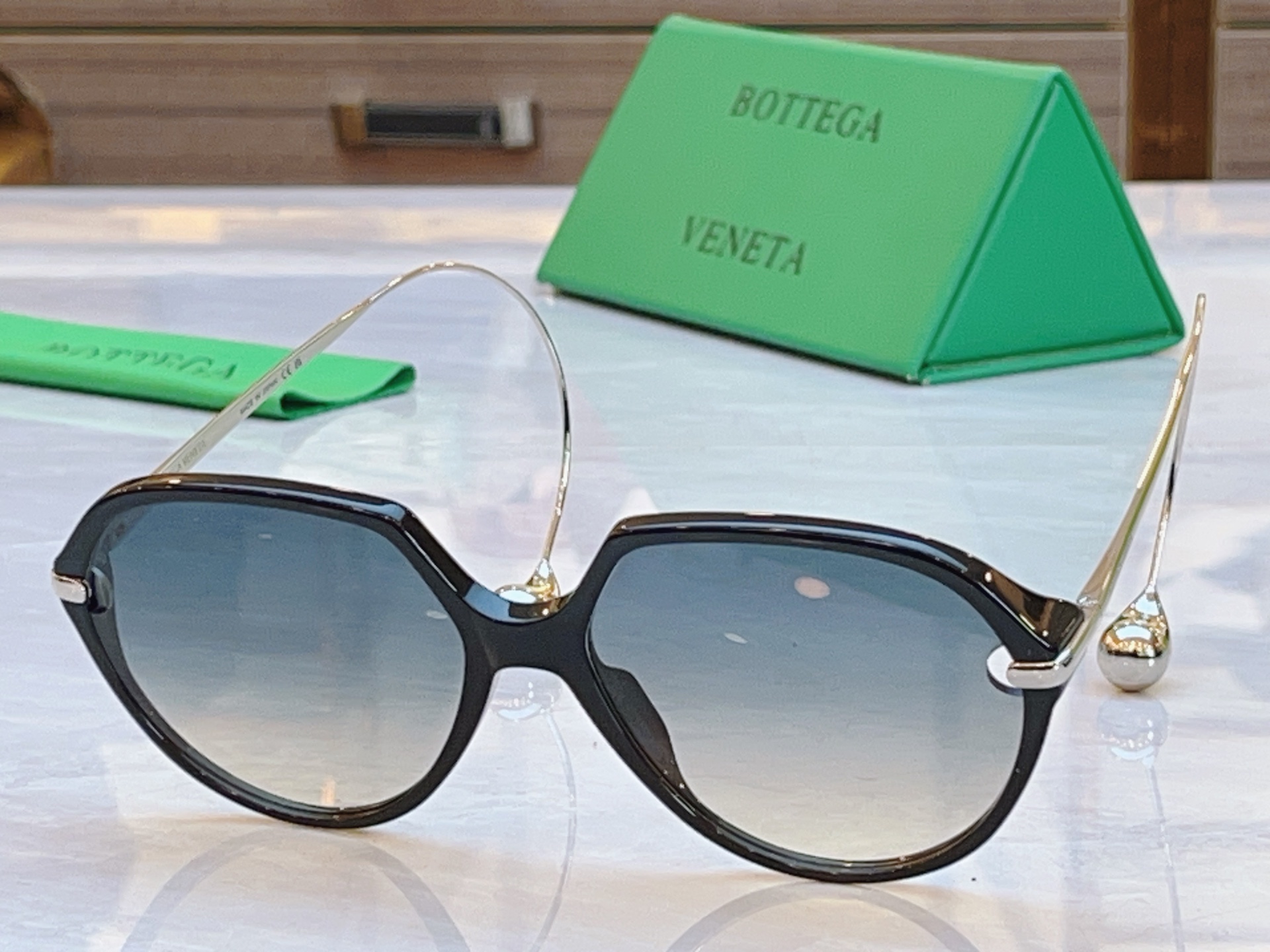 ，【BOTTEGA VENET*】宝缇*嘉新款太阳镜，MODEL：BV1436S，SIZE：63口18-