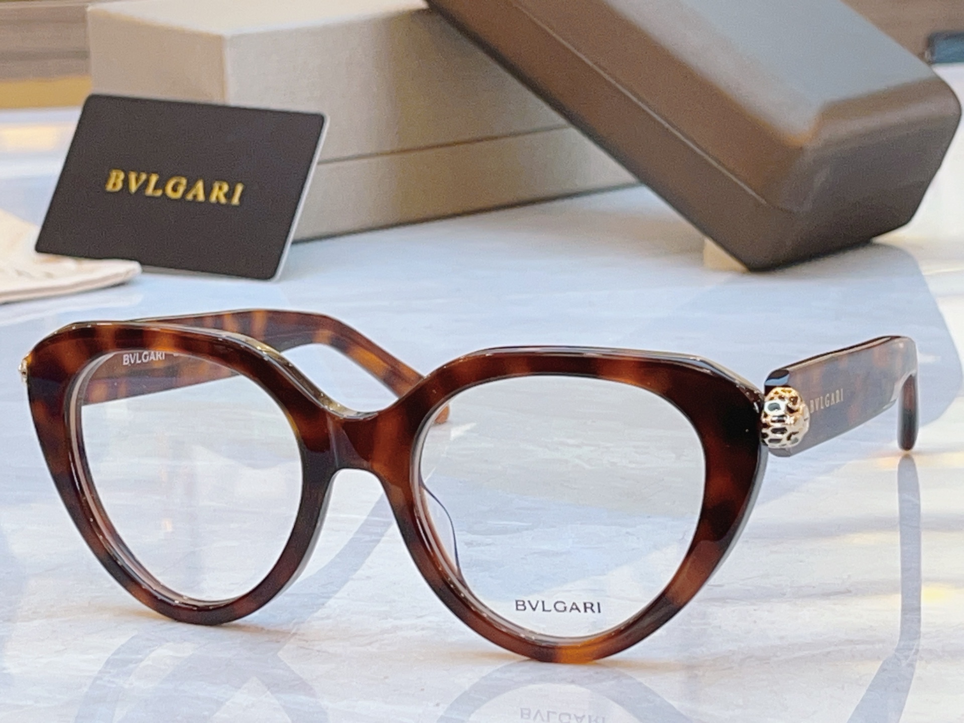 ，【BVLGA*】宝格*丽新款太阳镜，MODEL：BV 50003I，SIZE：51口20-140