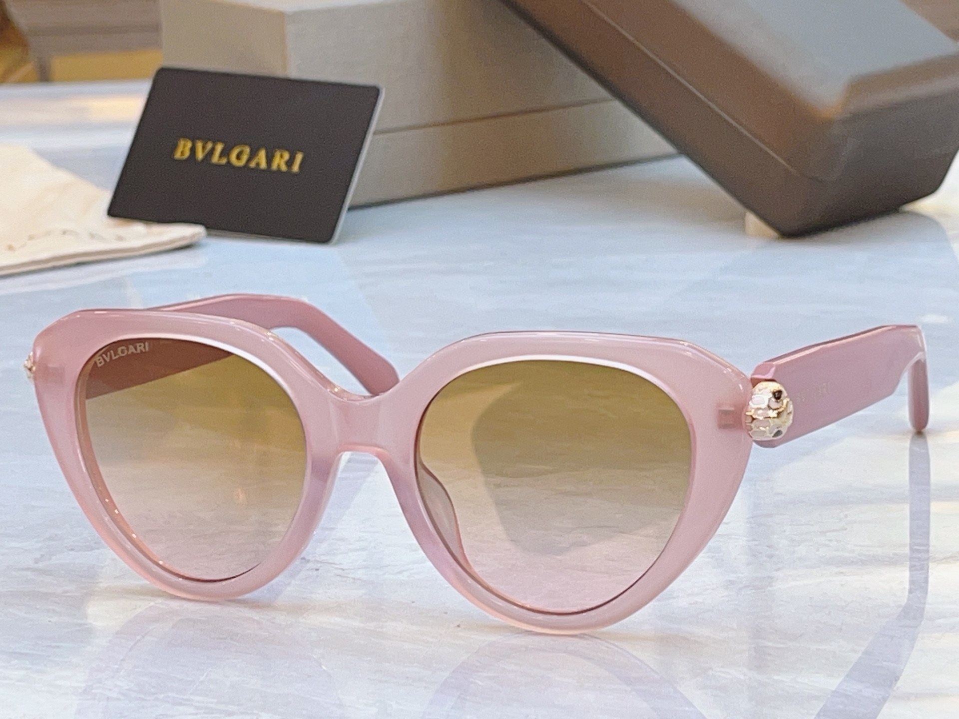 ，【BVLGA*】宝格*丽新款太阳镜，MODEL：BV 50003I，SIZE：51口20-140