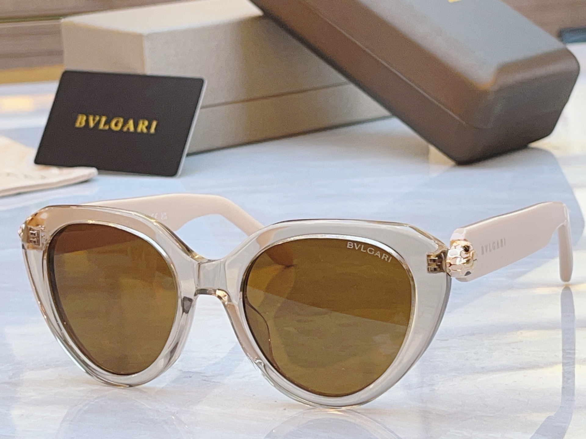 ，【BVLGA*】宝格*丽新款太阳镜，MODEL：BV 50003I，SIZE：51口20-140