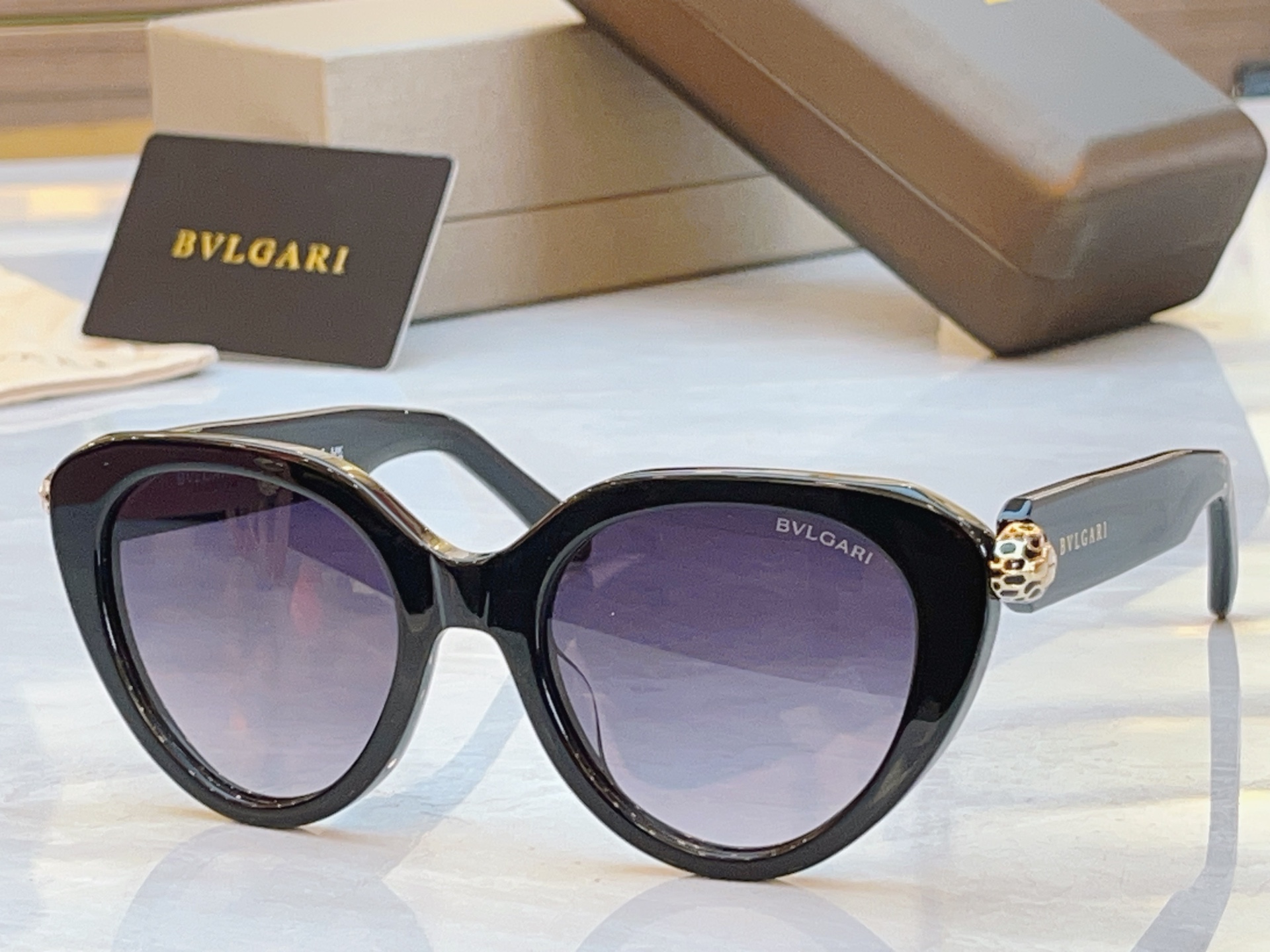 ，【BVLGA*】宝格*丽新款太阳镜，MODEL：BV 50003I，SIZE：51口20-140