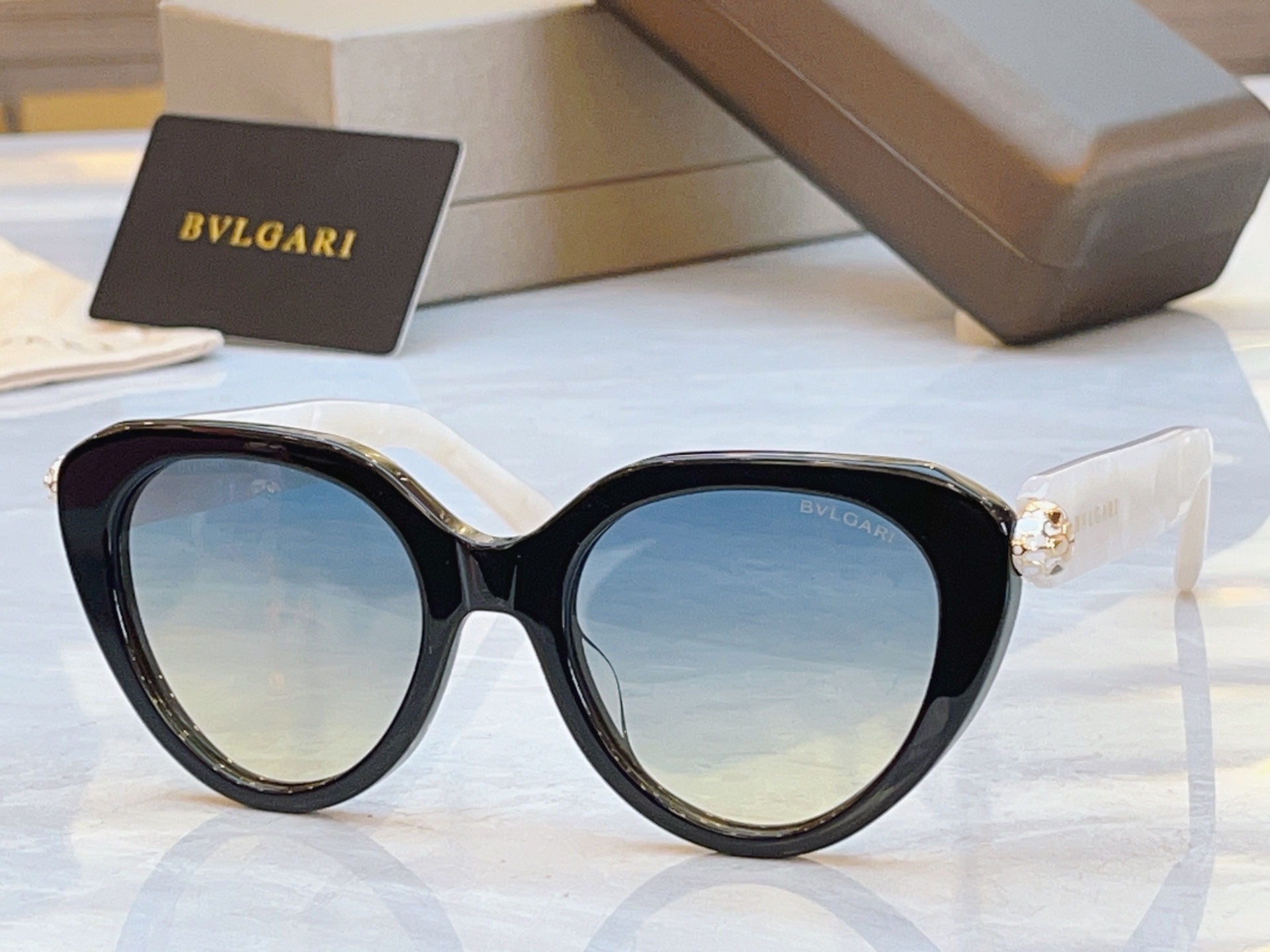 ，【BVLGA*】宝格*丽新款太阳镜，MODEL：BV 50003I，SIZE：51口20-140