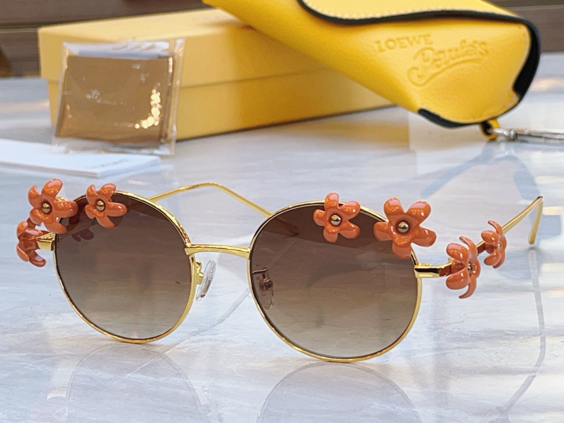 ，【LOEW*】罗意*威新款太阳镜，MODEL：LW40173U，SIZE：50口21-140