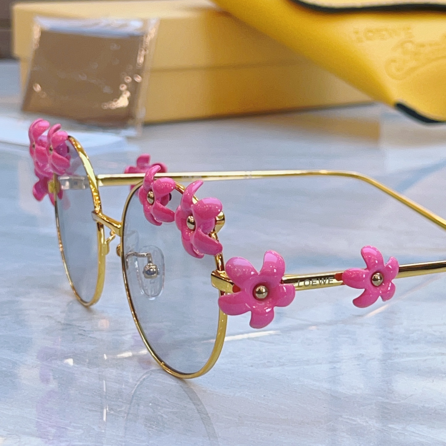 ，【LOEW*】罗意*威新款太阳镜，MODEL：LW40173U，SIZE：50口21-140