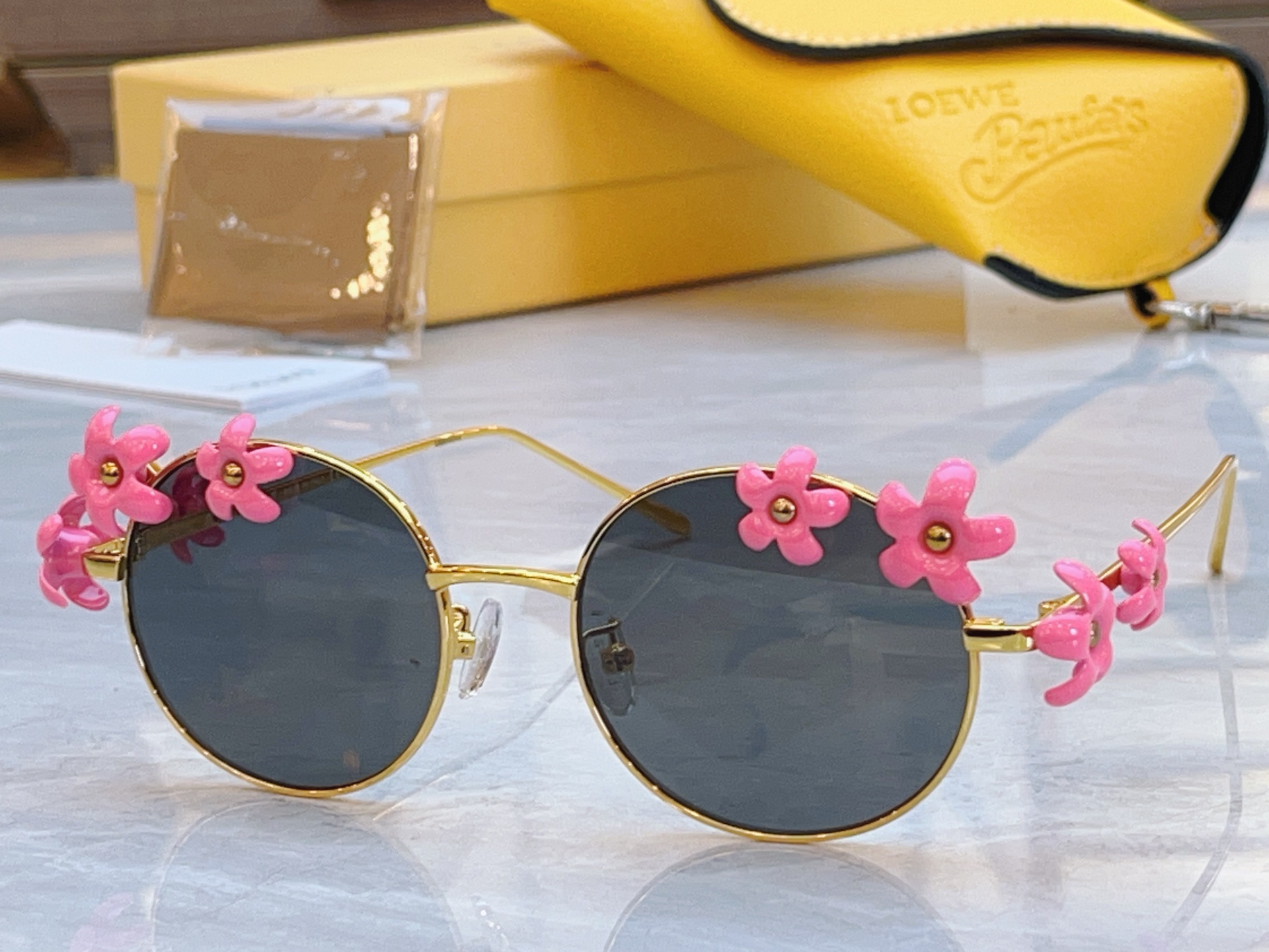 ，【LOEW*】罗意*威新款太阳镜，MODEL：LW40173U，SIZE：50口21-140