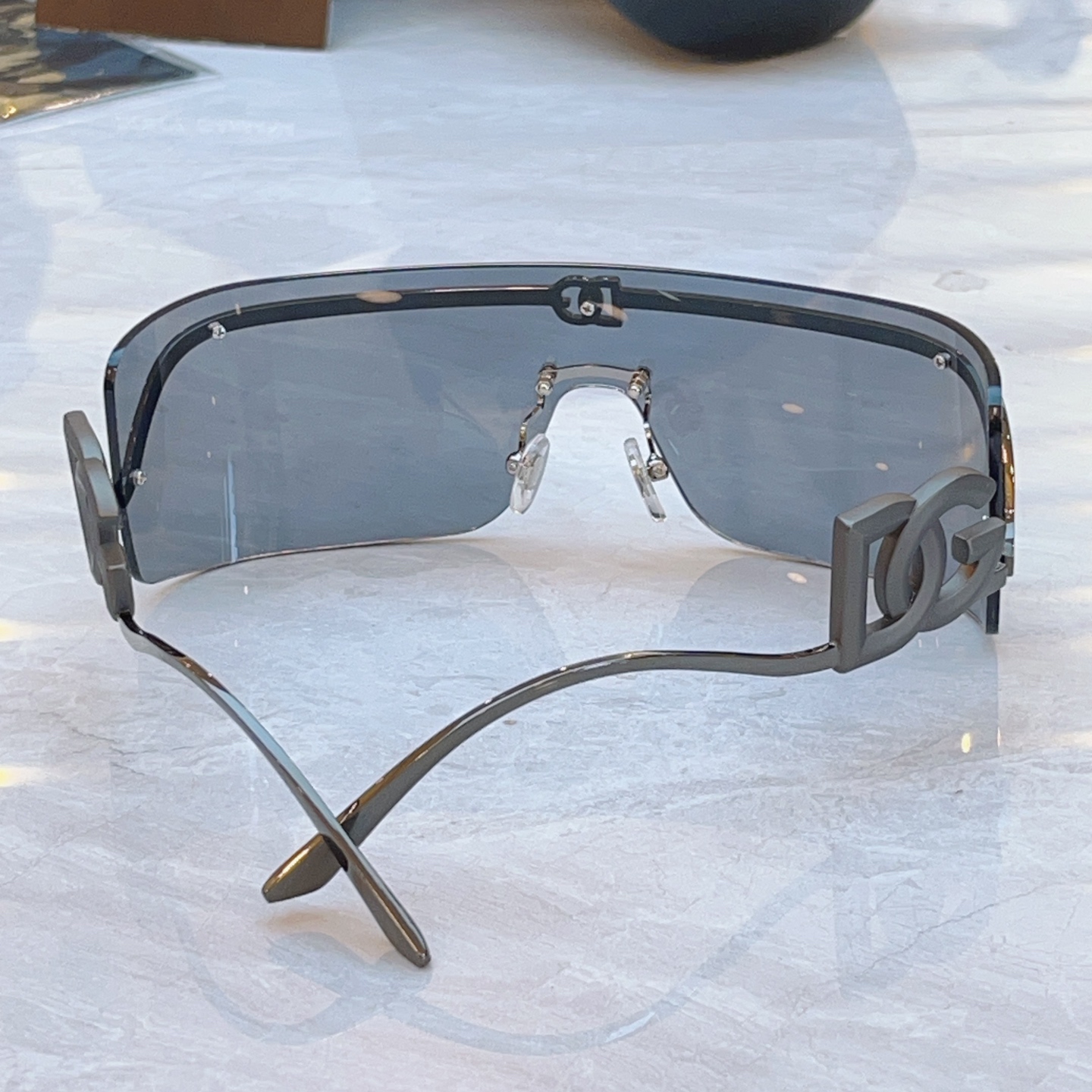 ，【DOLCE & GABBAN*】D*G新款太阳镜，MODEL：DG6694，SIZE：143口0-1