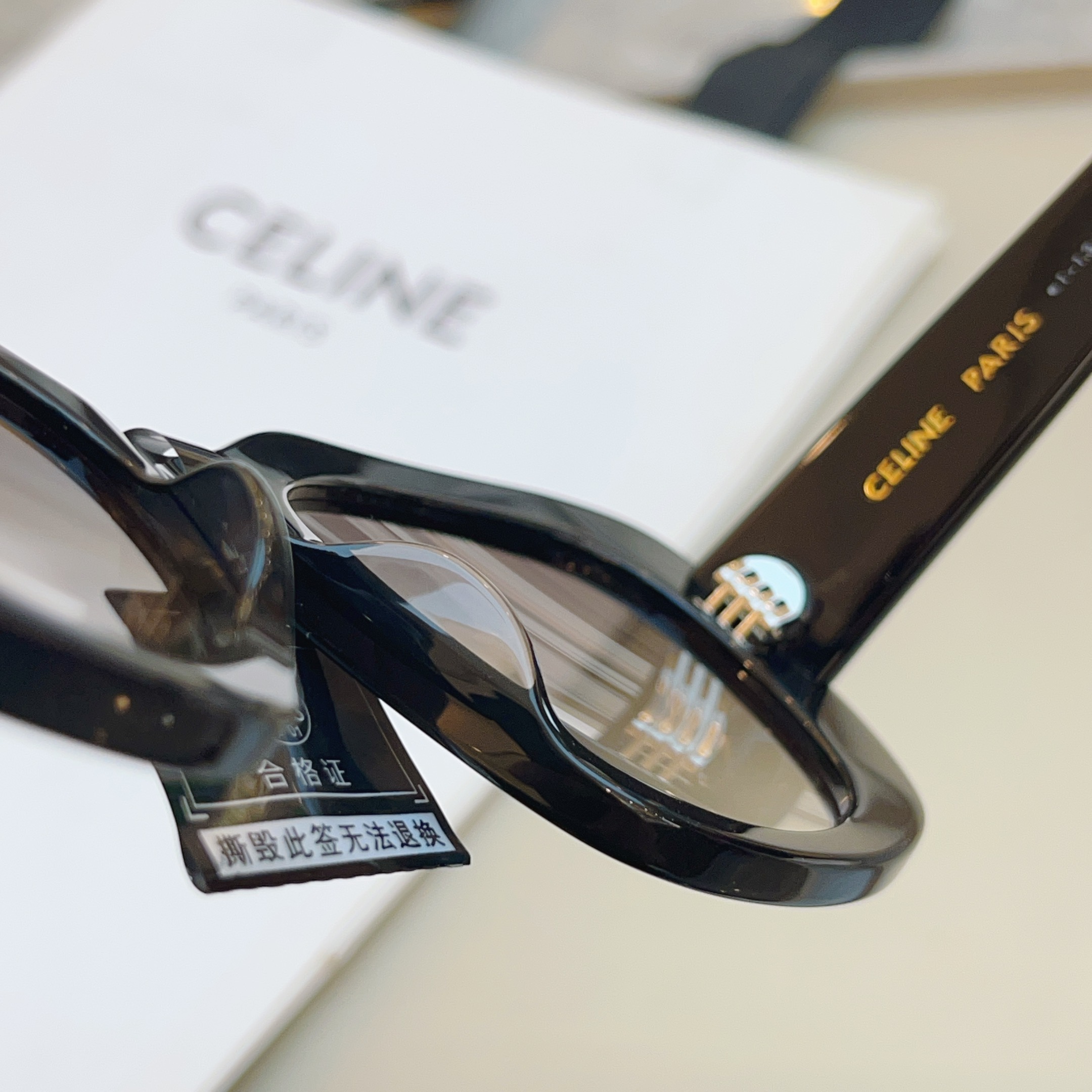 ，【CELIN*】赛*琳新款太阳镜🕶️ 高品质✨， MODEL:CL40226U，SIZE: 55口19
