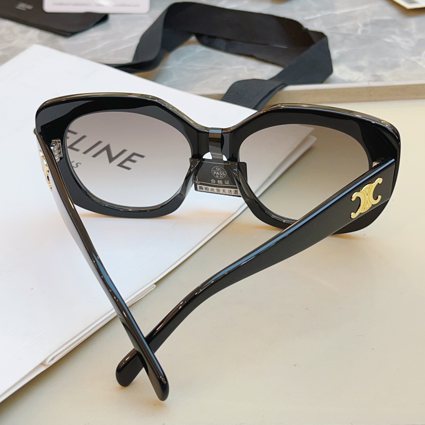 ，【CELIN*】赛*琳新款太阳镜🕶️ 高品质✨， MODEL:CL40226U，SIZE: 55口19