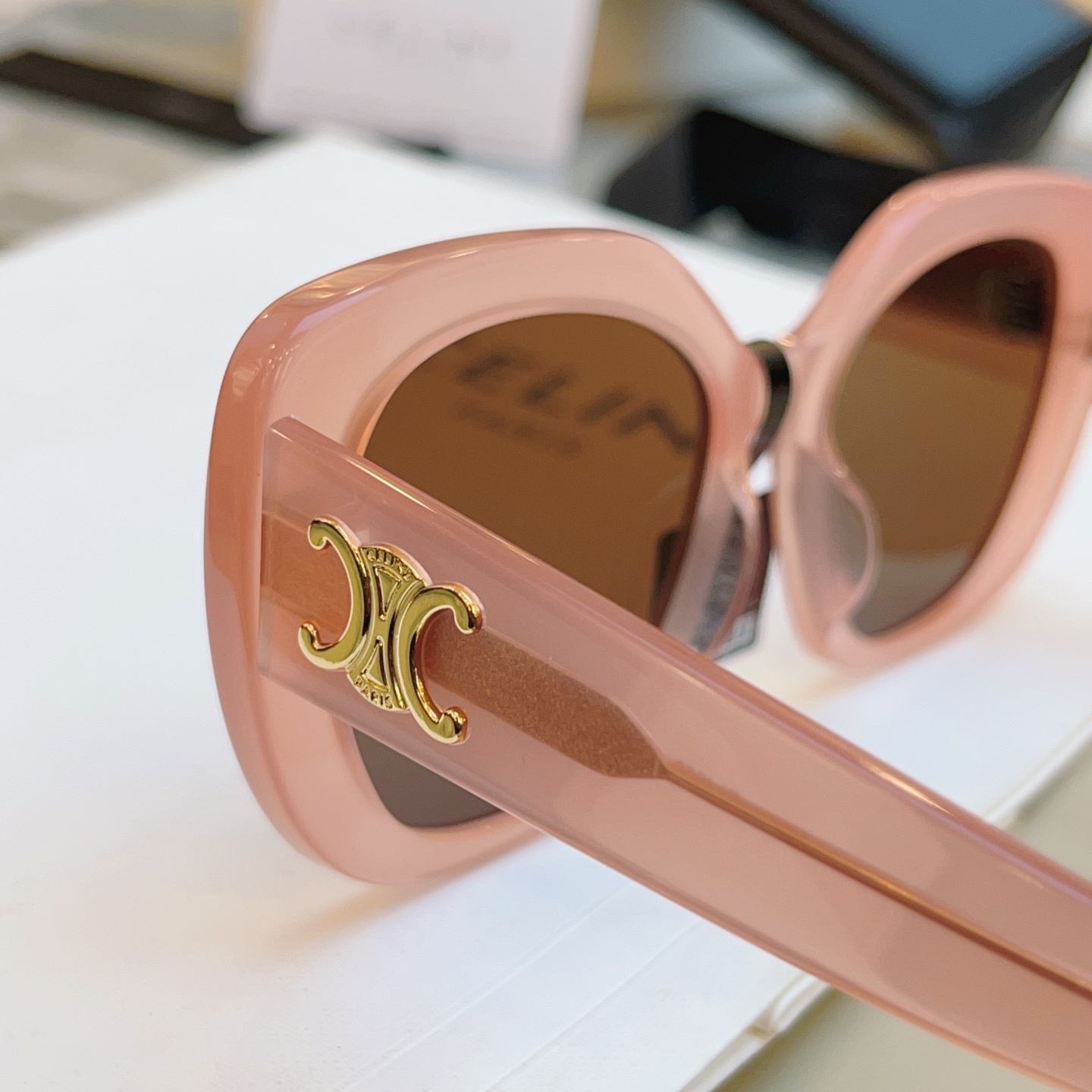 ，【CELIN*】赛*琳新款太阳镜🕶️ 高品质✨， MODEL:CL40226U，SIZE: 55口19