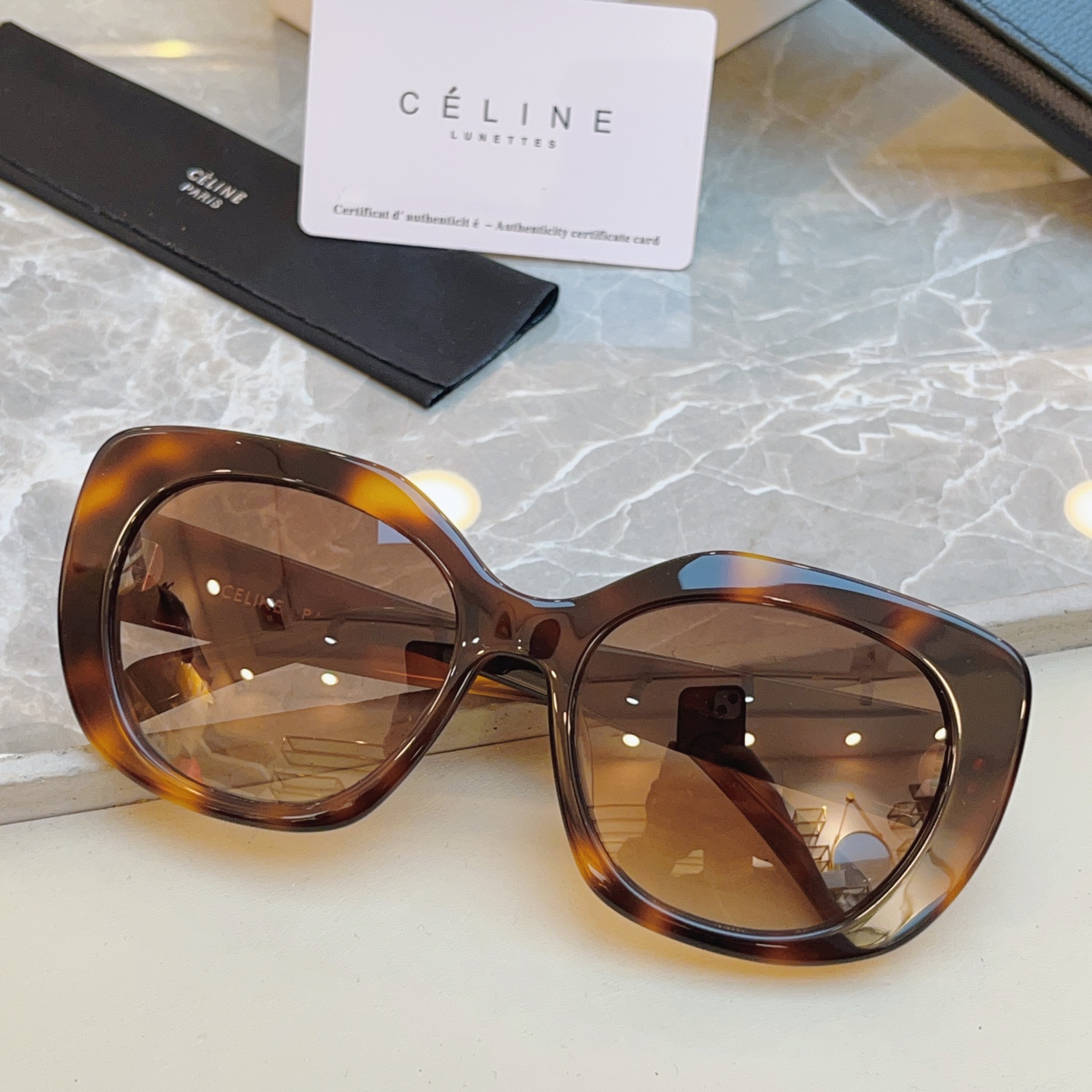 ，【CELIN*】赛*琳新款太阳镜🕶️ 高品质✨， MODEL:CL40226U，SIZE: 55口19