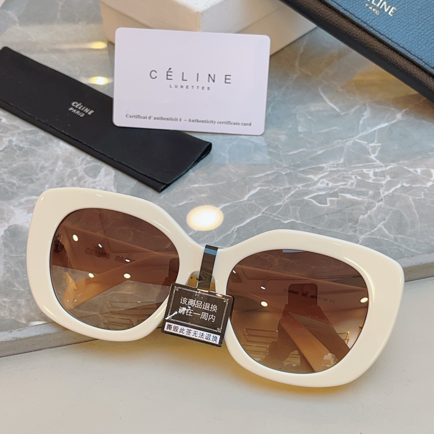 ，【CELIN*】赛*琳新款太阳镜🕶️ 高品质✨， MODEL:CL40226U，SIZE: 55口19