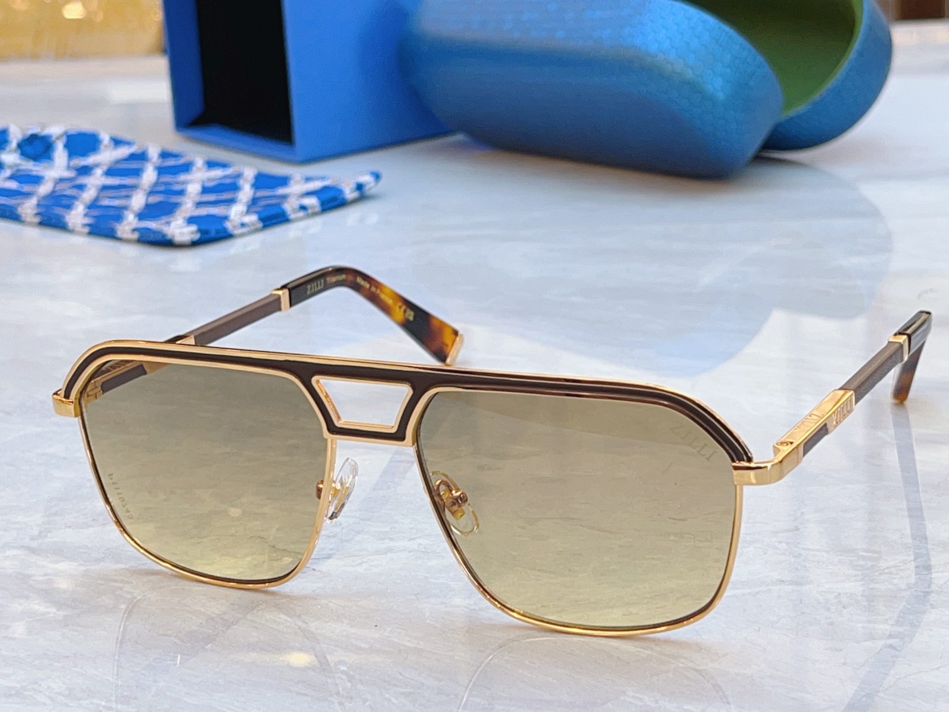 ，【ZEIZ*】蔡*司新款太阳镜，MODEL：ZI65049，SIZE：59口17-145