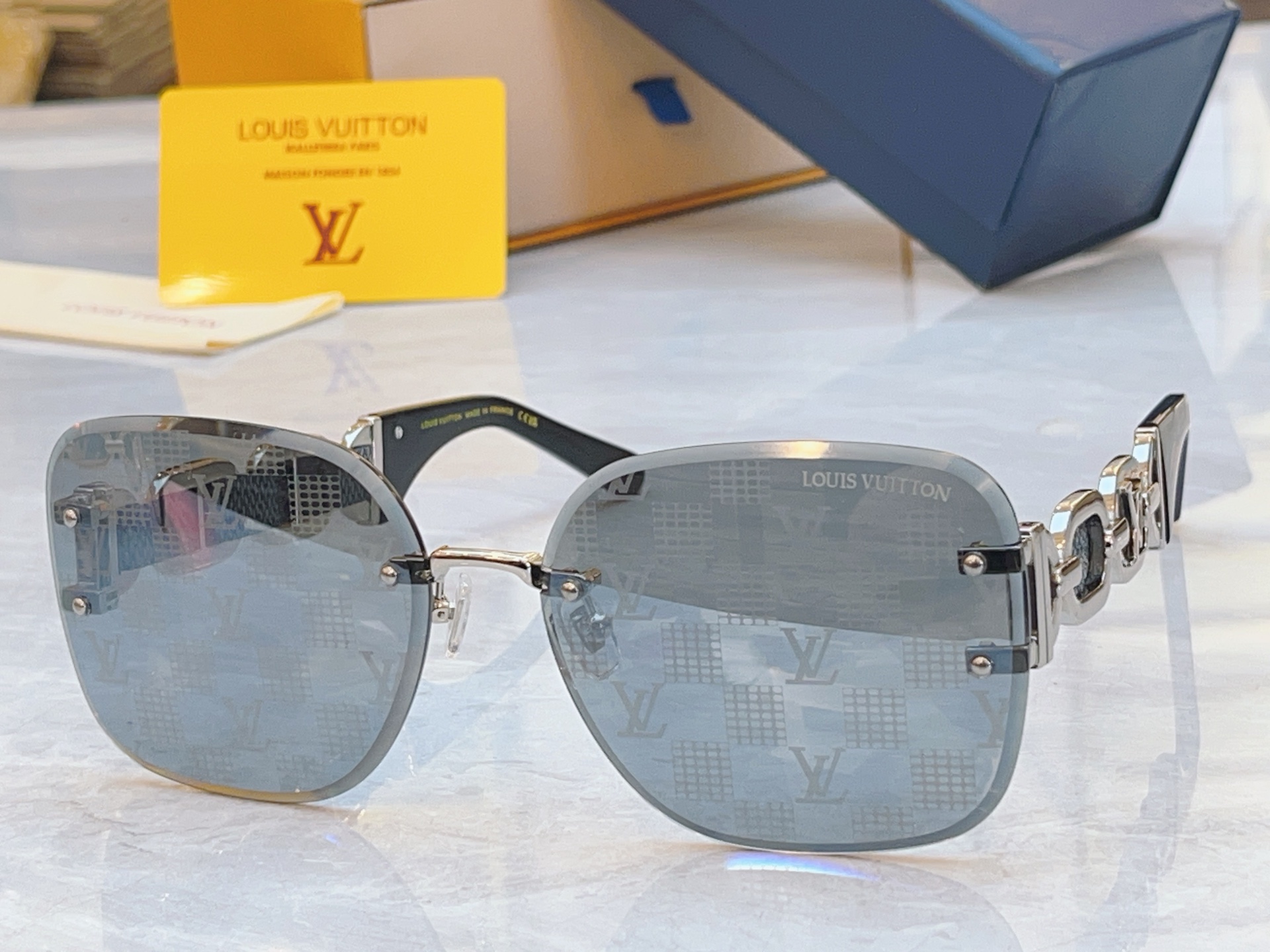 ，【LOUIS VUITTO*】路易*威登新款太阳镜，MODEL：Z2056U，SIZE：65口17-1